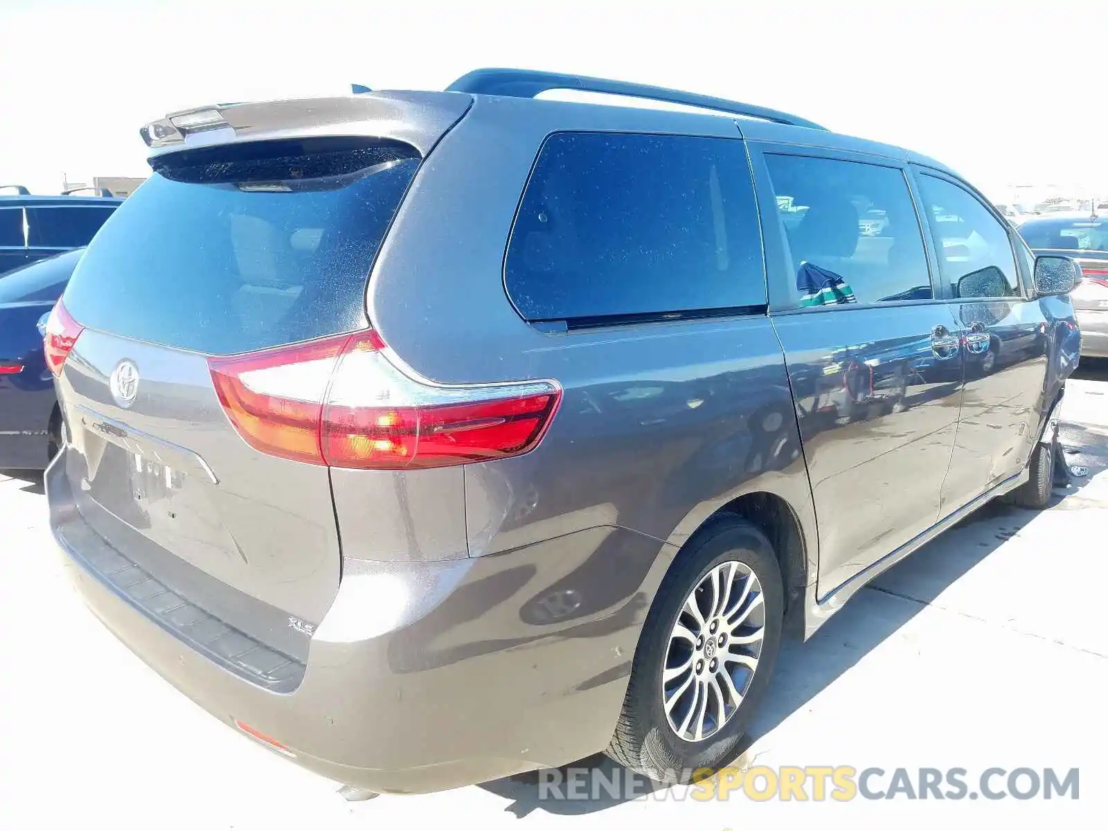 4 Фотография поврежденного автомобиля 5TDYZ3DC8KS970354 TOYOTA SIENNA 2019