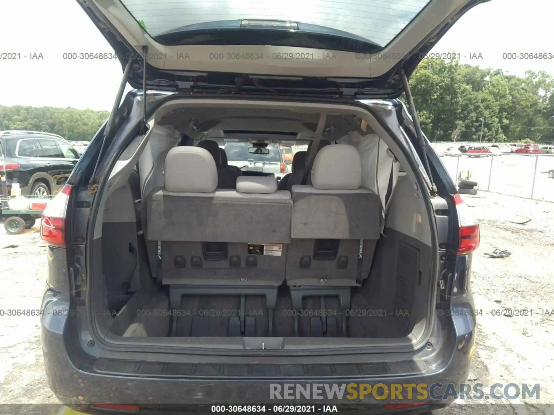 6 Photograph of a damaged car 5TDYZ3DC8KS971441 TOYOTA SIENNA 2019