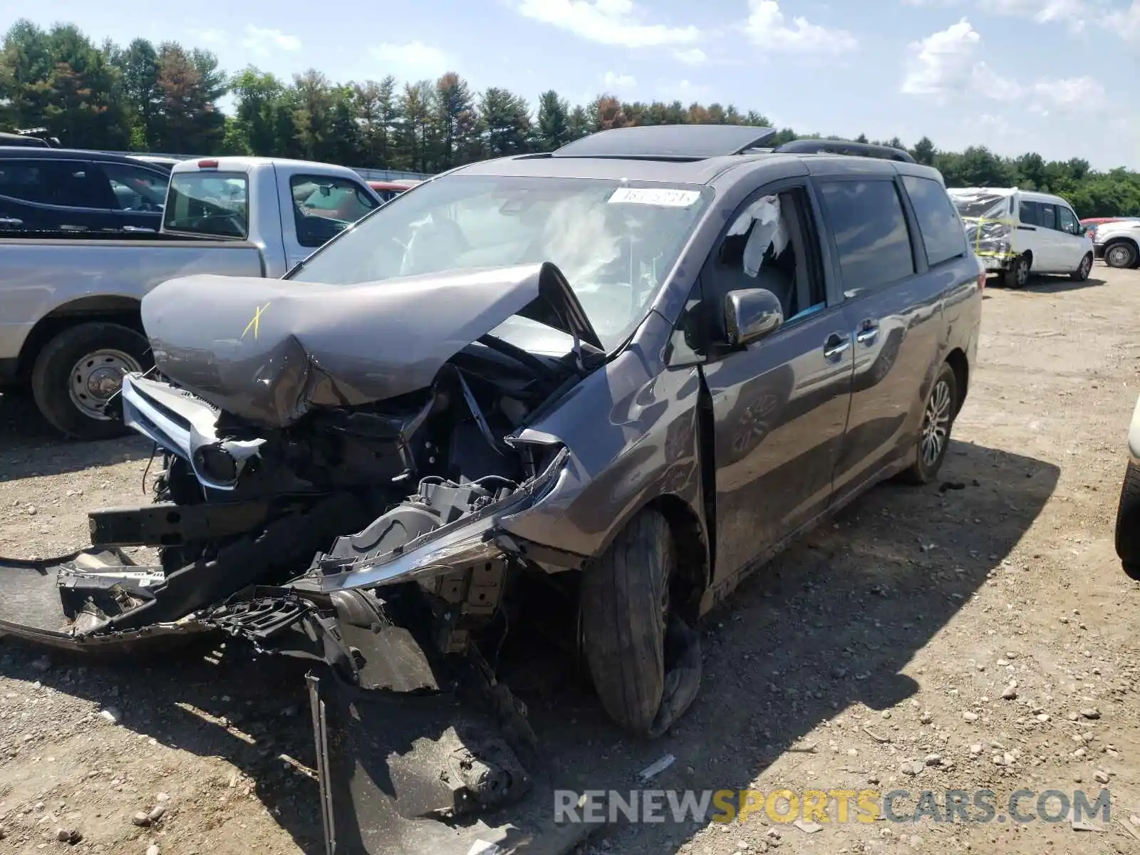 2 Photograph of a damaged car 5TDYZ3DC8KS973514 TOYOTA SIENNA 2019