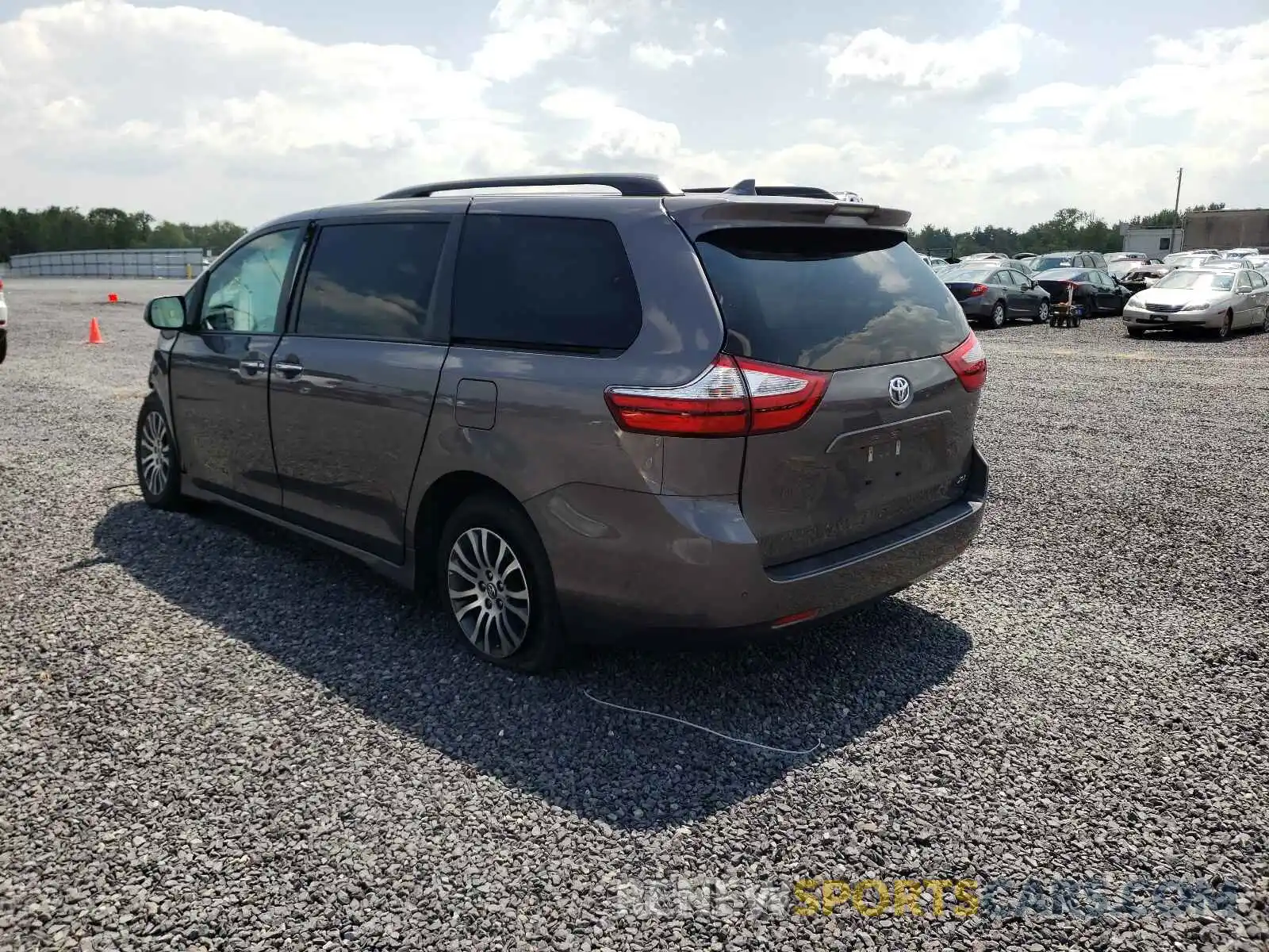 3 Фотография поврежденного автомобиля 5TDYZ3DC8KS974663 TOYOTA SIENNA 2019