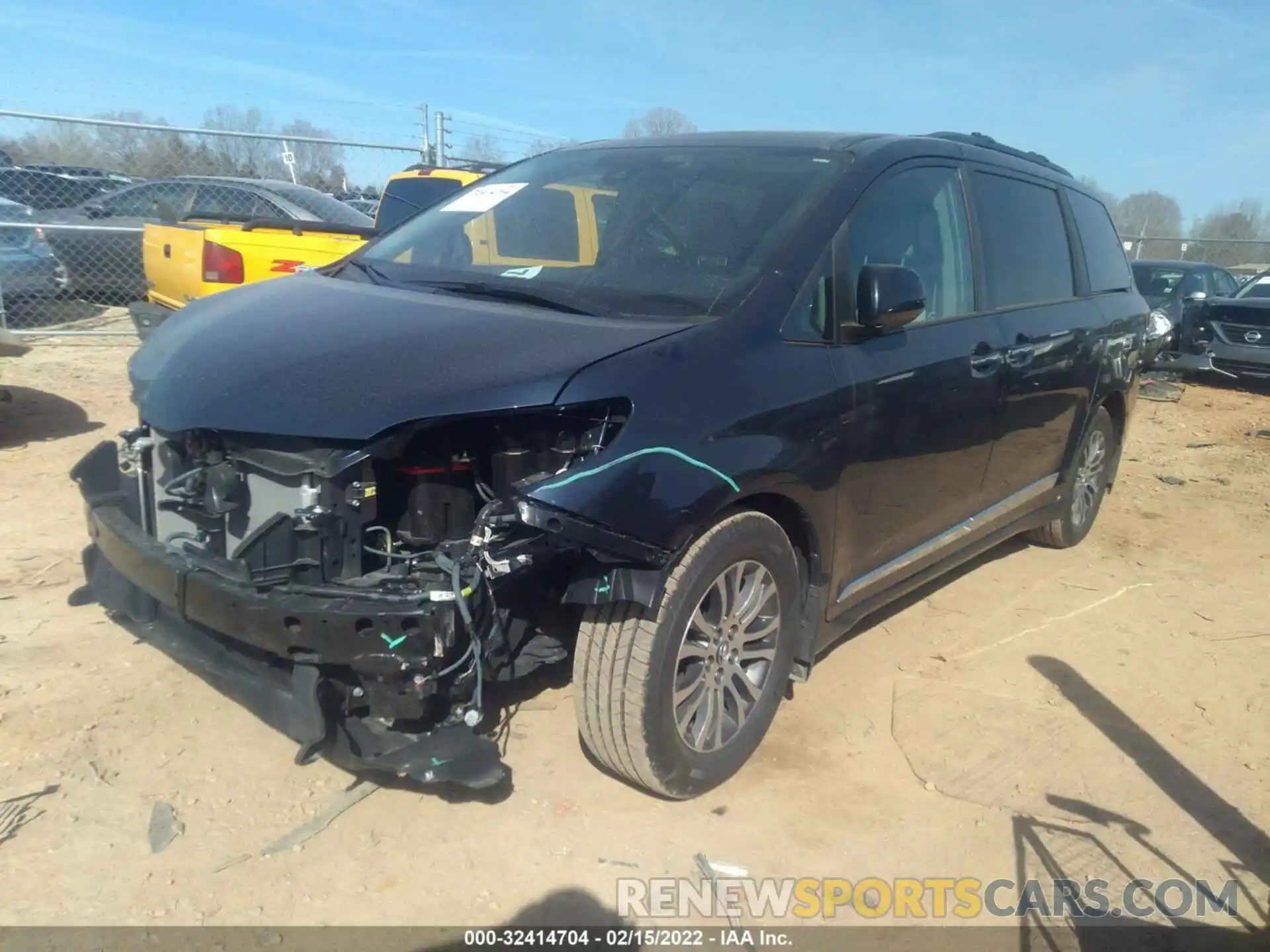 2 Фотография поврежденного автомобиля 5TDYZ3DC8KS976705 TOYOTA SIENNA 2019