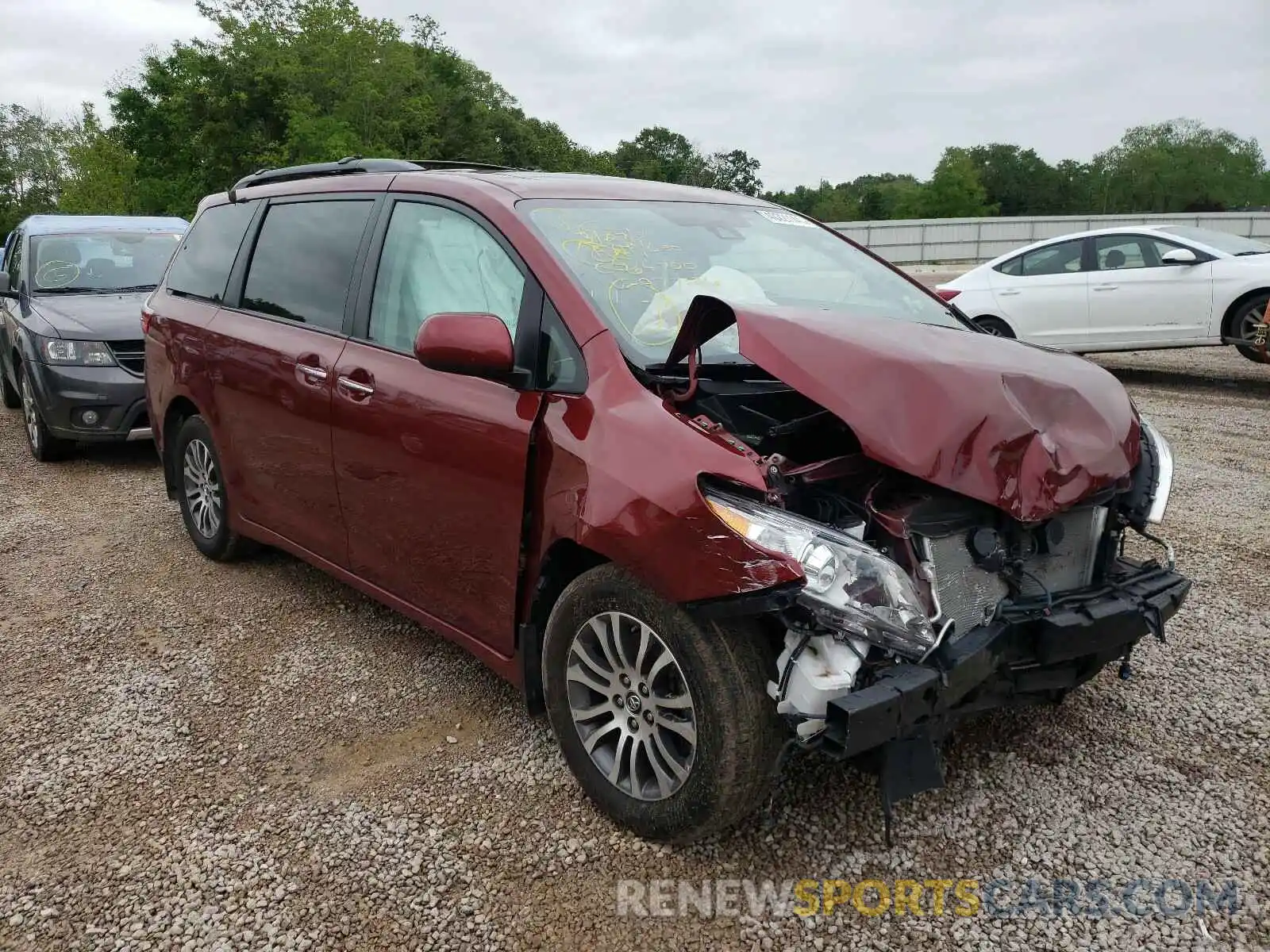 1 Photograph of a damaged car 5TDYZ3DC8KS977126 TOYOTA SIENNA 2019