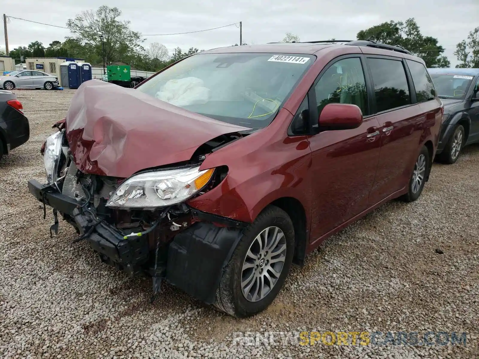 2 Photograph of a damaged car 5TDYZ3DC8KS977126 TOYOTA SIENNA 2019