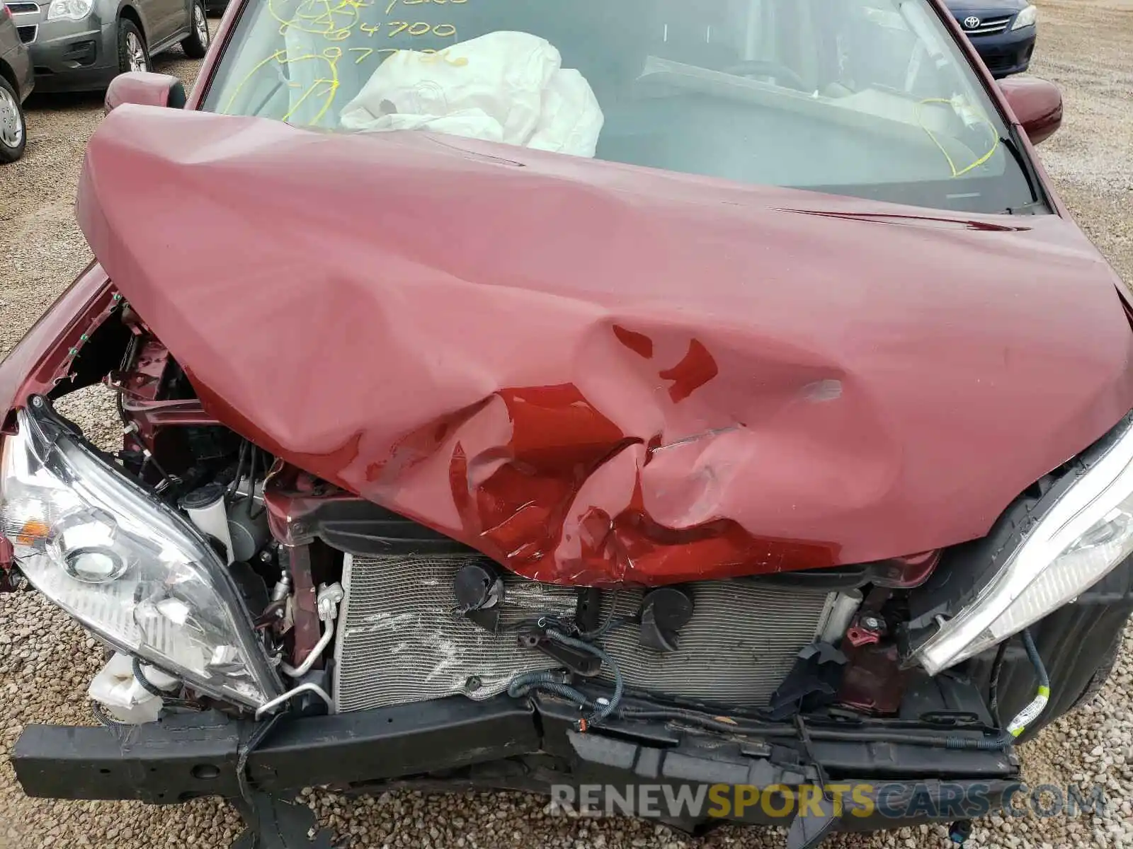 7 Photograph of a damaged car 5TDYZ3DC8KS977126 TOYOTA SIENNA 2019