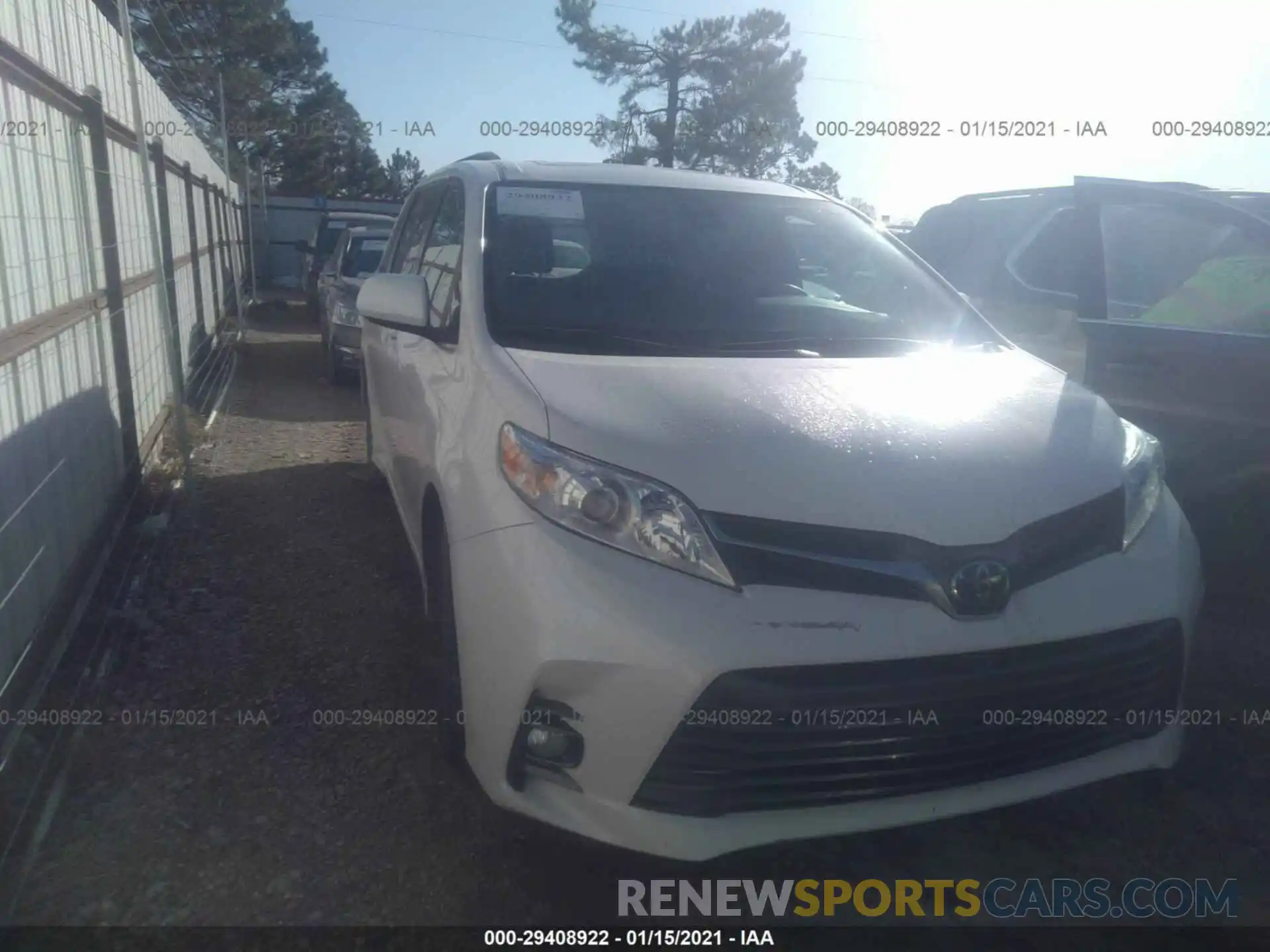 1 Photograph of a damaged car 5TDYZ3DC8KS978423 TOYOTA SIENNA 2019