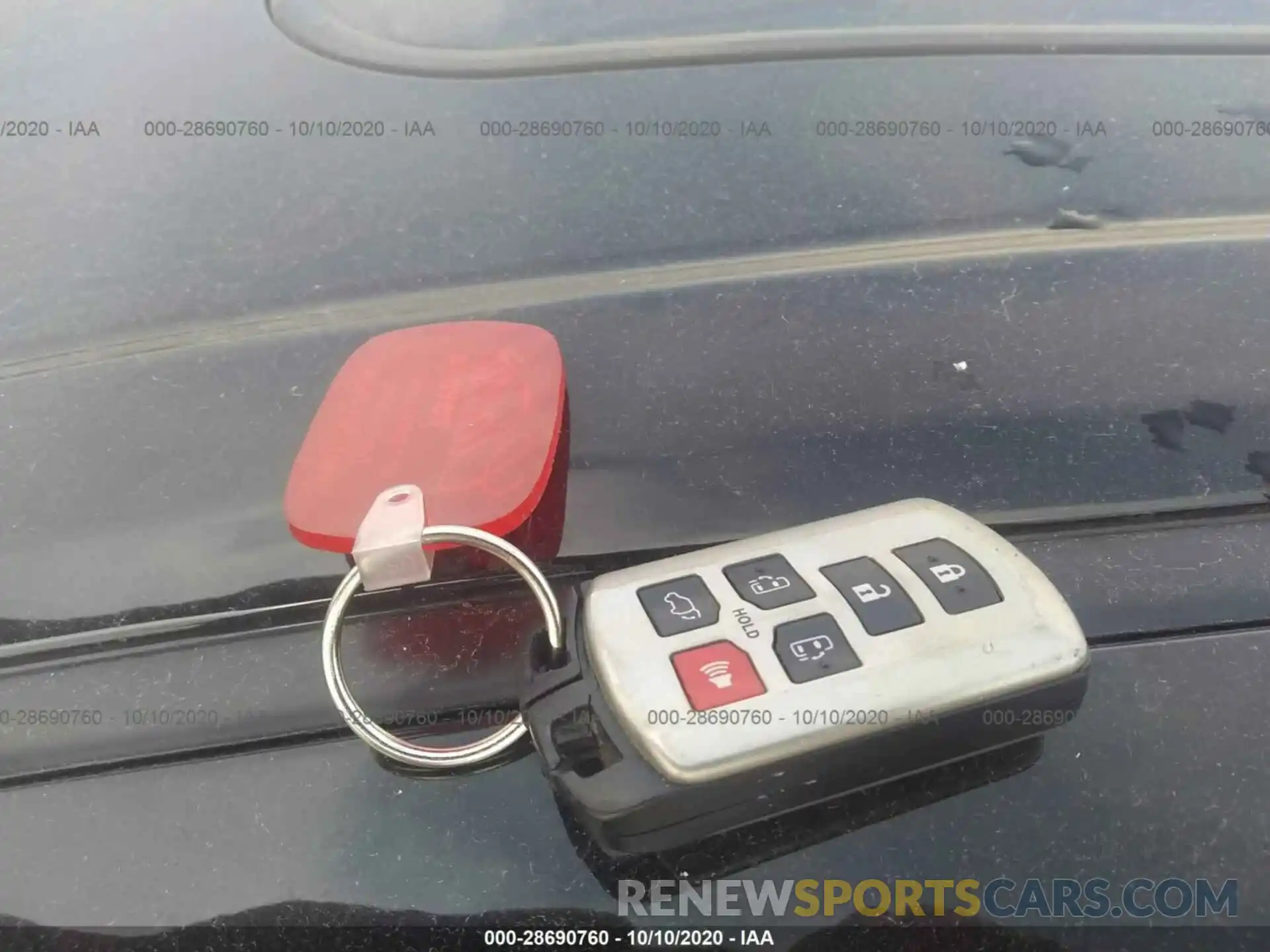 11 Photograph of a damaged car 5TDYZ3DC8KS979832 TOYOTA SIENNA 2019