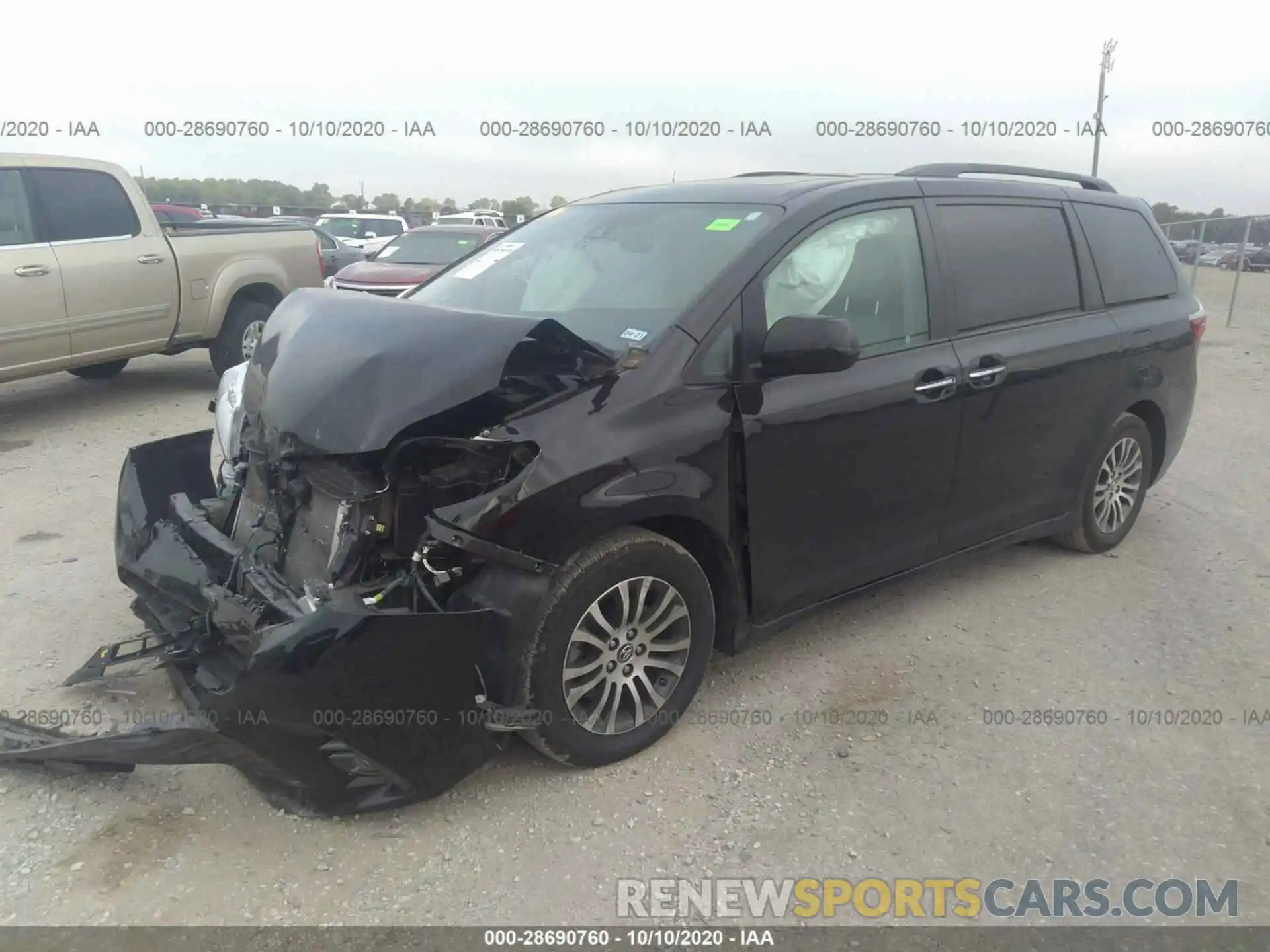 2 Photograph of a damaged car 5TDYZ3DC8KS979832 TOYOTA SIENNA 2019