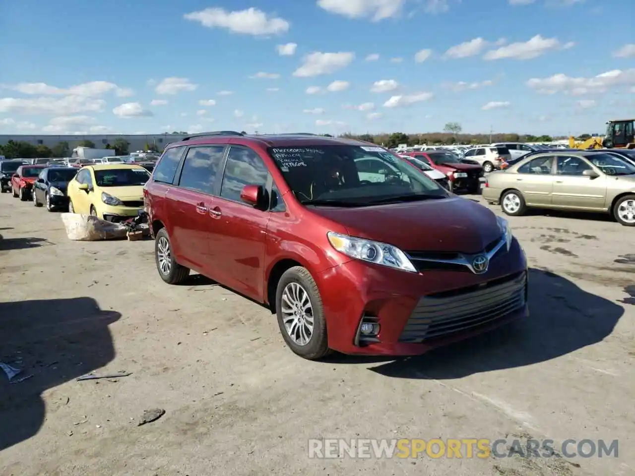 1 Photograph of a damaged car 5TDYZ3DC8KS980883 TOYOTA SIENNA 2019