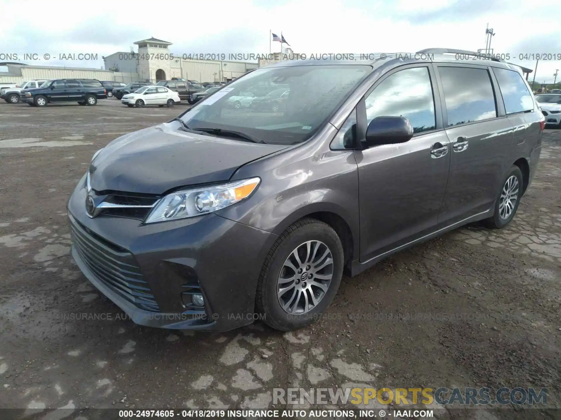 2 Photograph of a damaged car 5TDYZ3DC8KS981094 TOYOTA SIENNA 2019