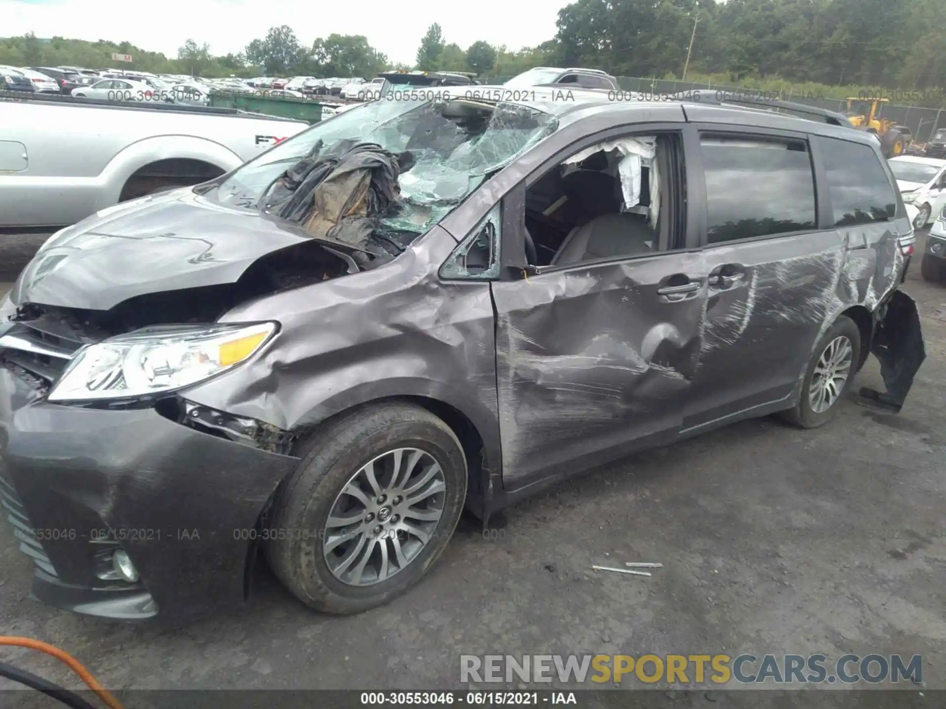 6 Photograph of a damaged car 5TDYZ3DC8KS981970 TOYOTA SIENNA 2019