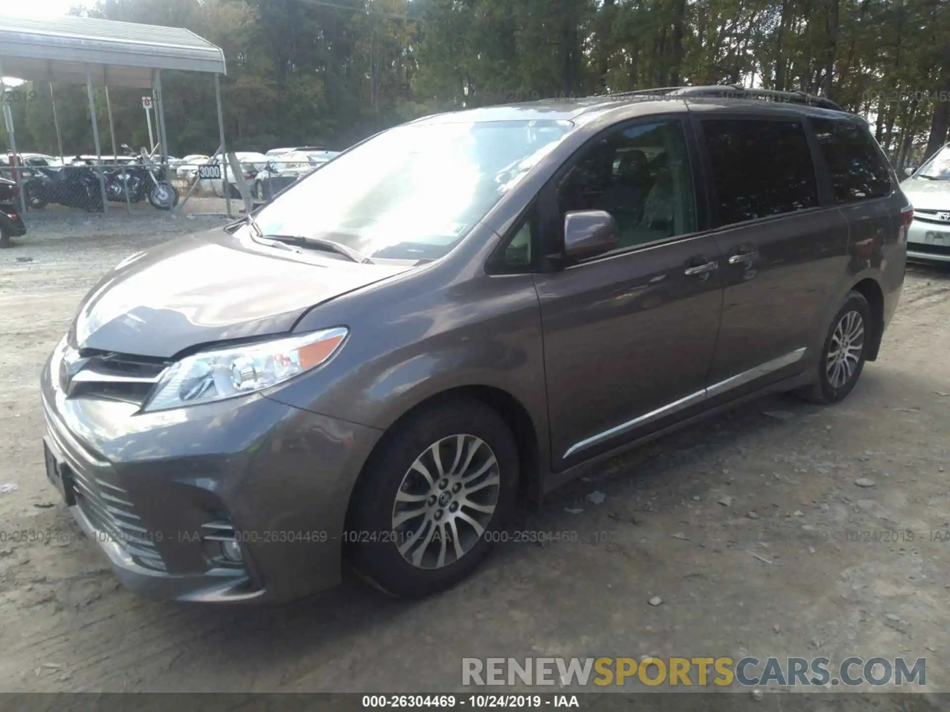 2 Photograph of a damaged car 5TDYZ3DC8KS984173 TOYOTA SIENNA 2019