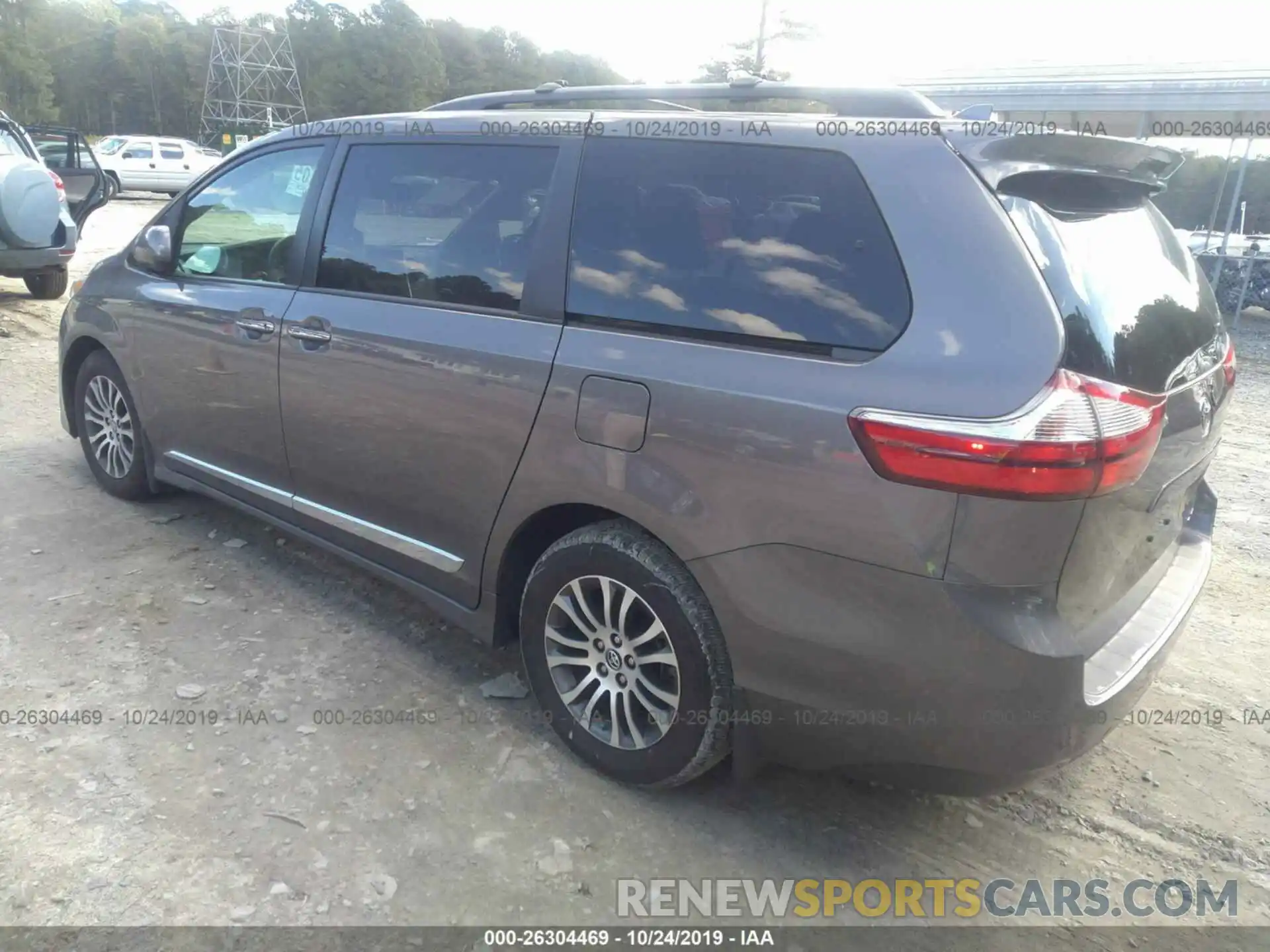 3 Photograph of a damaged car 5TDYZ3DC8KS984173 TOYOTA SIENNA 2019