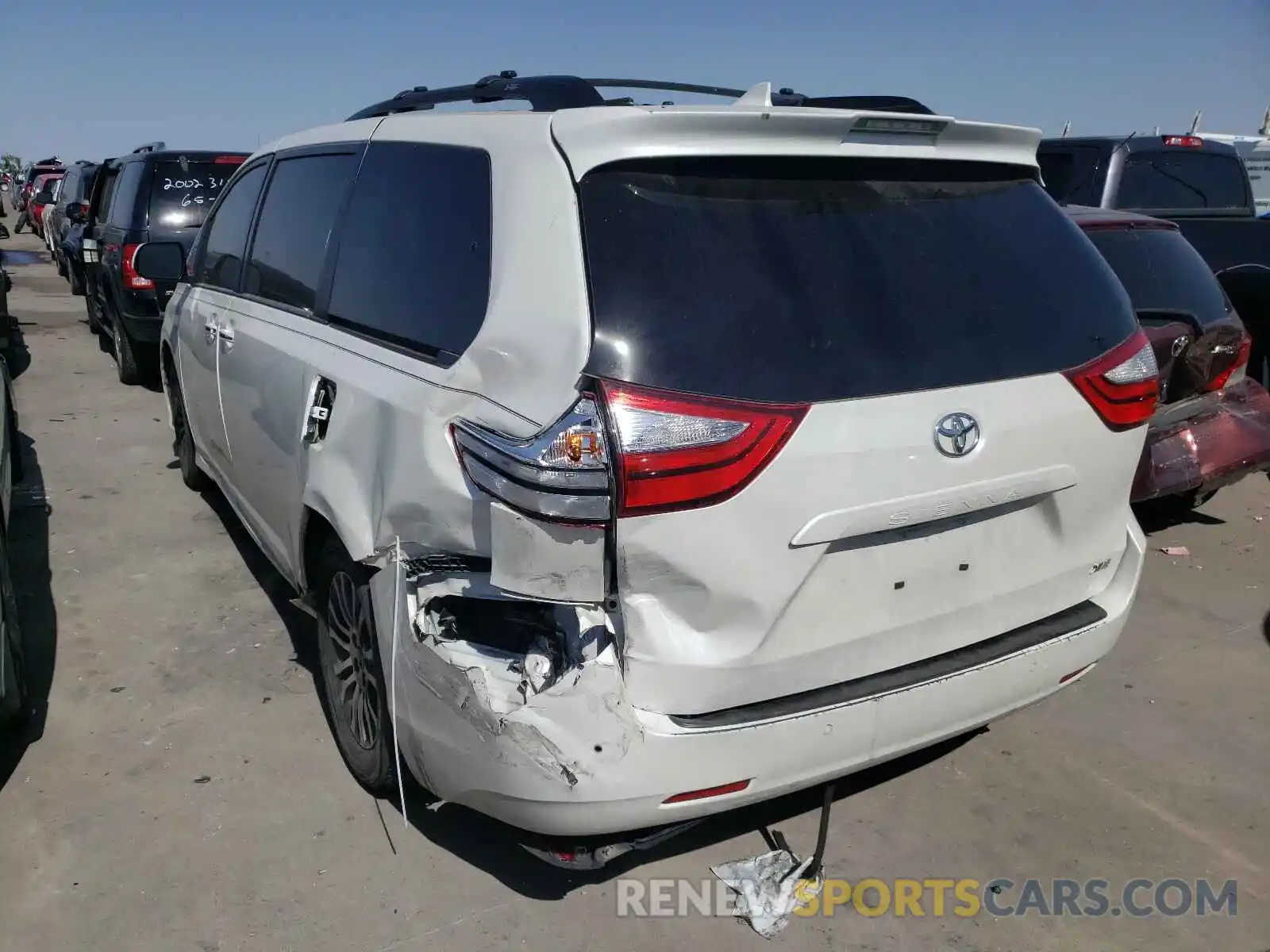 3 Фотография поврежденного автомобиля 5TDYZ3DC8KS985663 TOYOTA SIENNA 2019