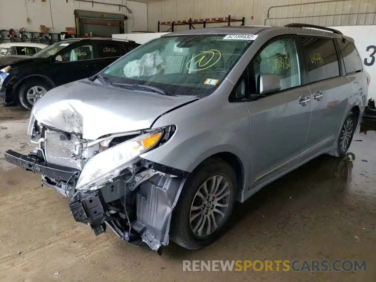 2 Photograph of a damaged car 5TDYZ3DC8KS987025 TOYOTA SIENNA 2019