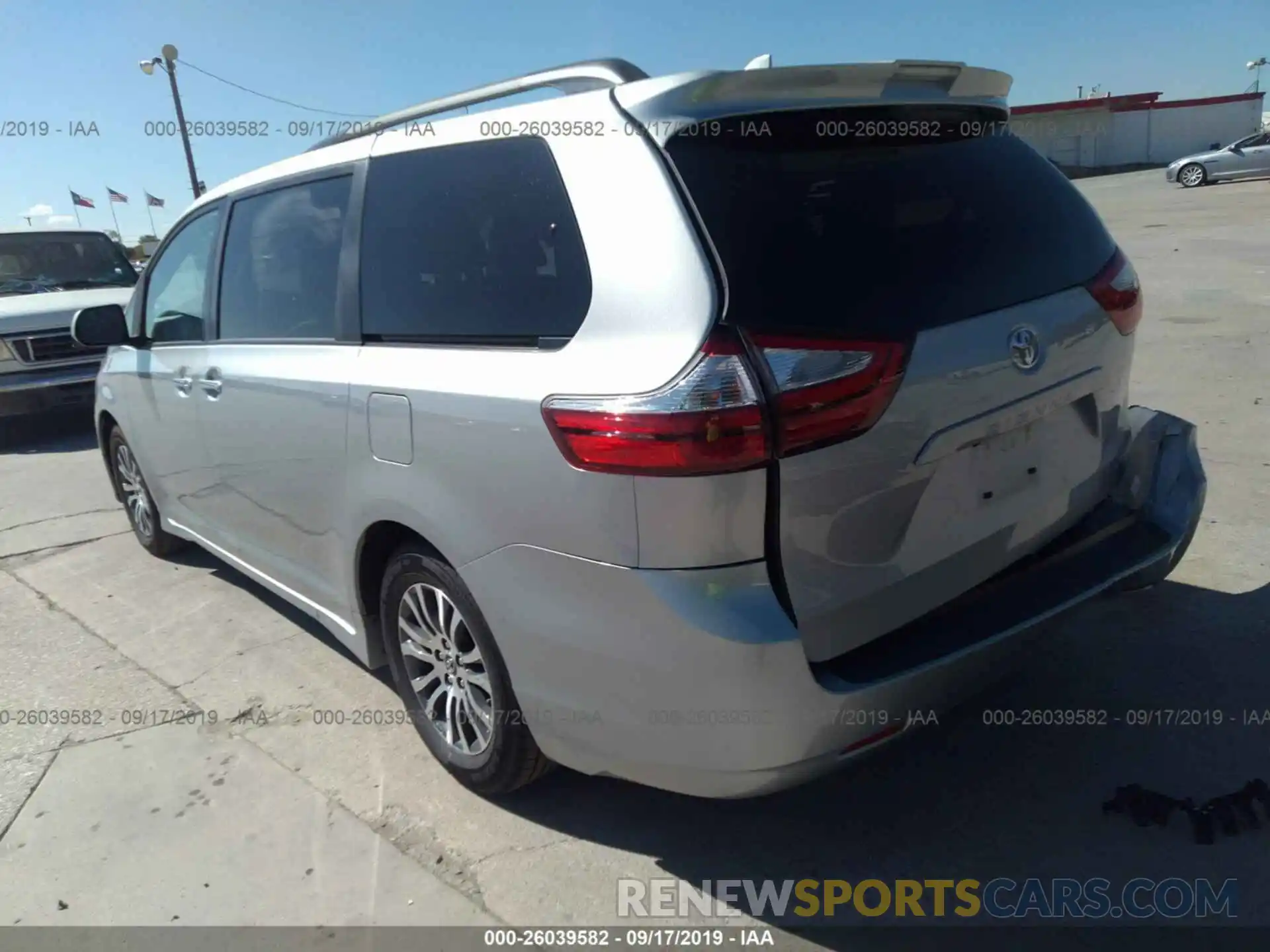 3 Фотография поврежденного автомобиля 5TDYZ3DC8KS989289 TOYOTA SIENNA 2019