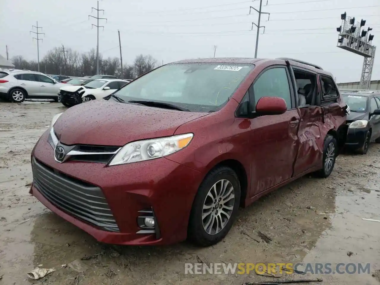 2 Photograph of a damaged car 5TDYZ3DC8KS991575 TOYOTA SIENNA 2019