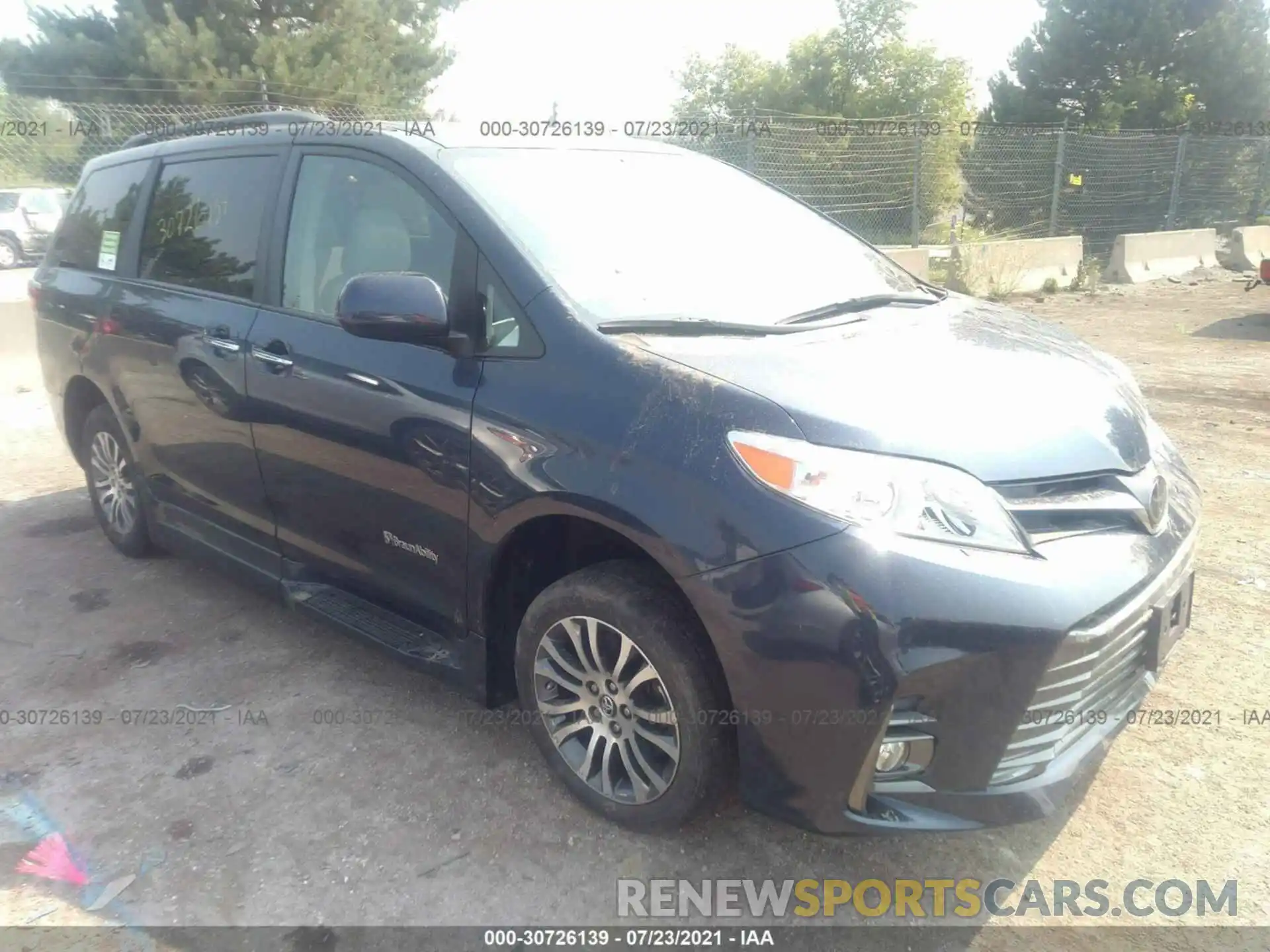 1 Photograph of a damaged car 5TDYZ3DC8KS992757 TOYOTA SIENNA 2019