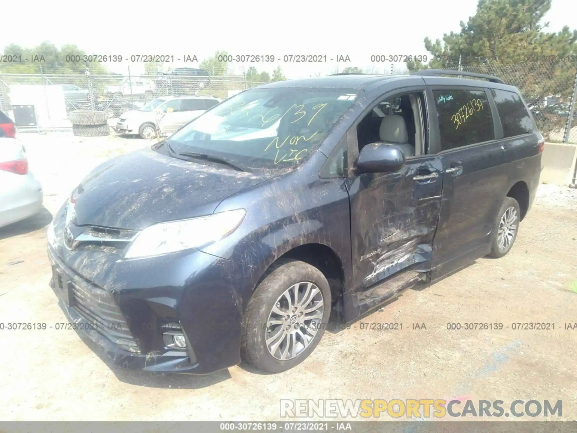 2 Photograph of a damaged car 5TDYZ3DC8KS992757 TOYOTA SIENNA 2019