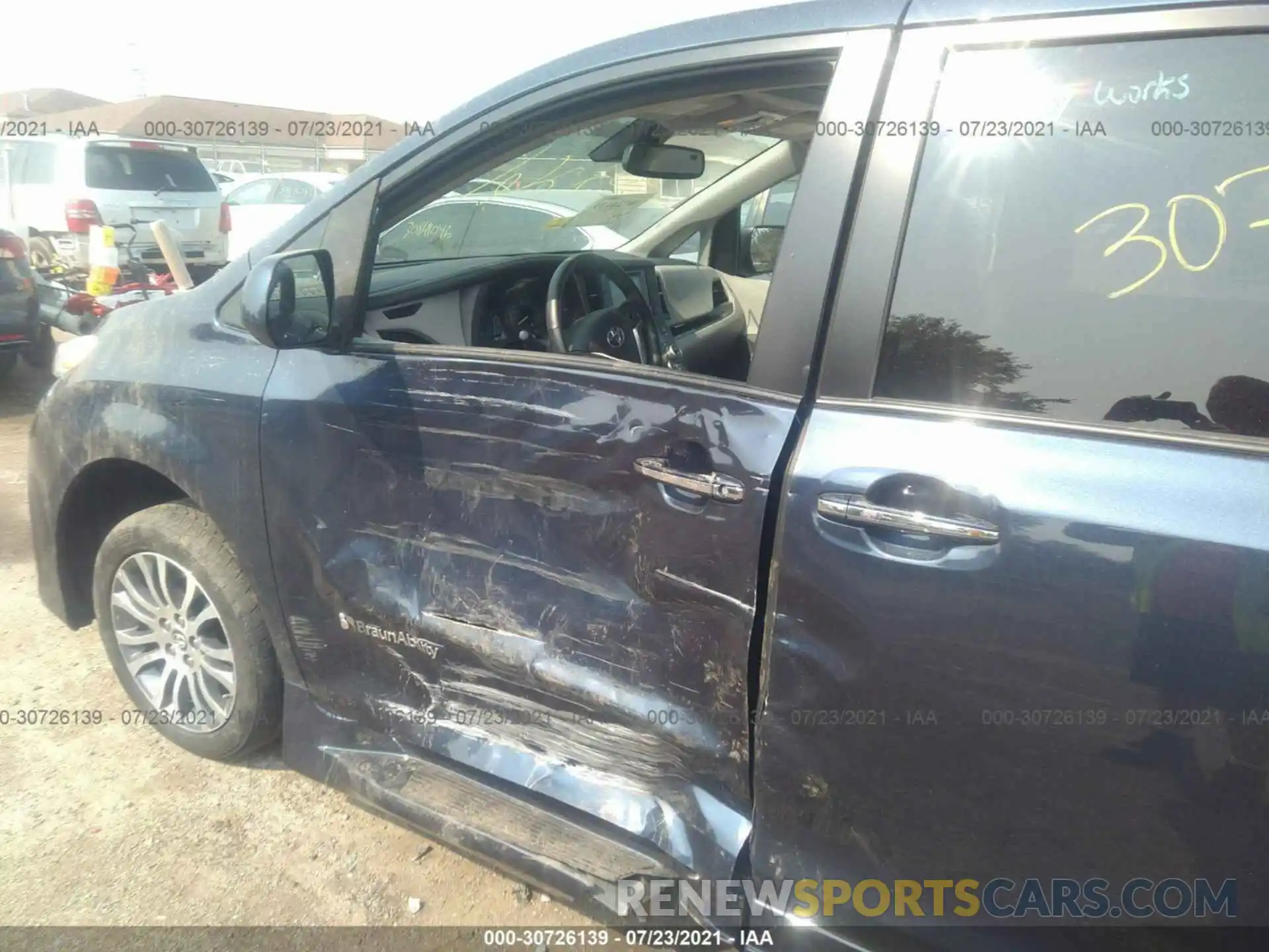 6 Photograph of a damaged car 5TDYZ3DC8KS992757 TOYOTA SIENNA 2019