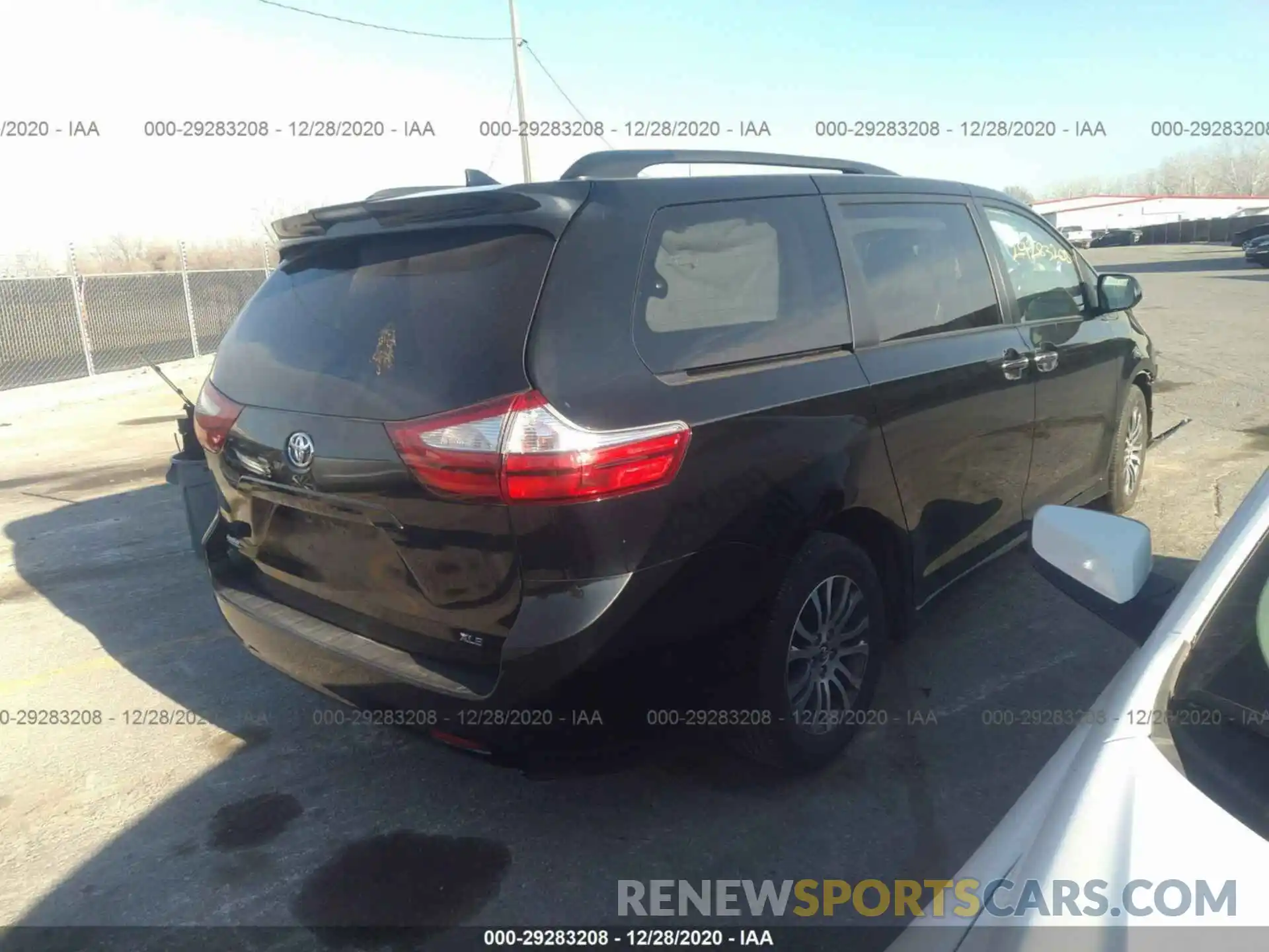 4 Фотография поврежденного автомобиля 5TDYZ3DC8KS994038 TOYOTA SIENNA 2019