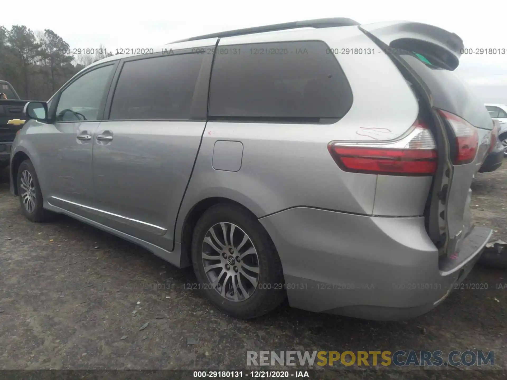 3 Photograph of a damaged car 5TDYZ3DC8KS994296 TOYOTA SIENNA 2019