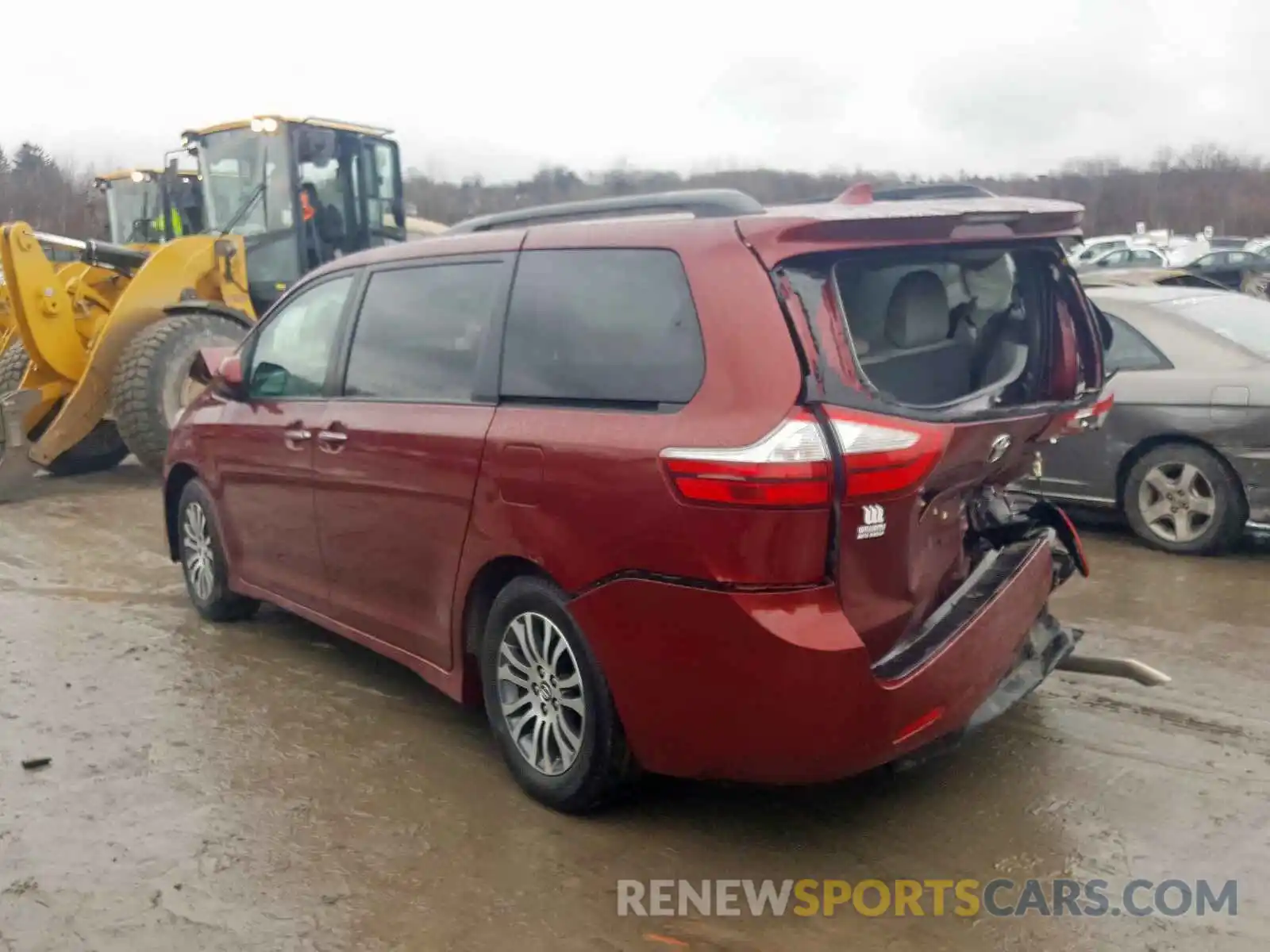 3 Photograph of a damaged car 5TDYZ3DC8KS998624 TOYOTA SIENNA 2019