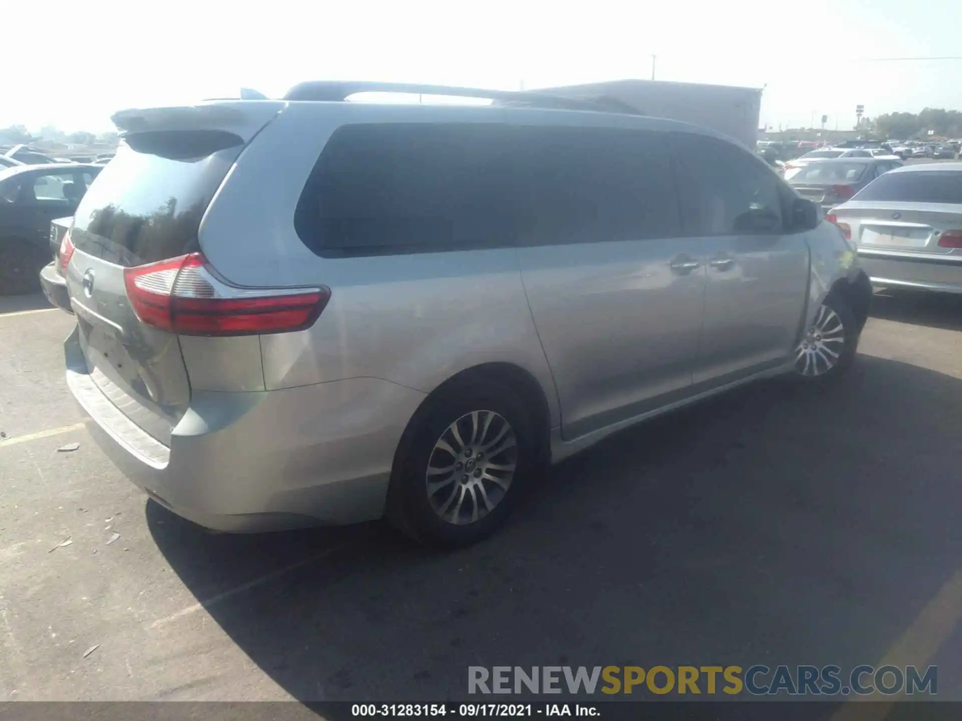 4 Фотография поврежденного автомобиля 5TDYZ3DC8KS999501 TOYOTA SIENNA 2019