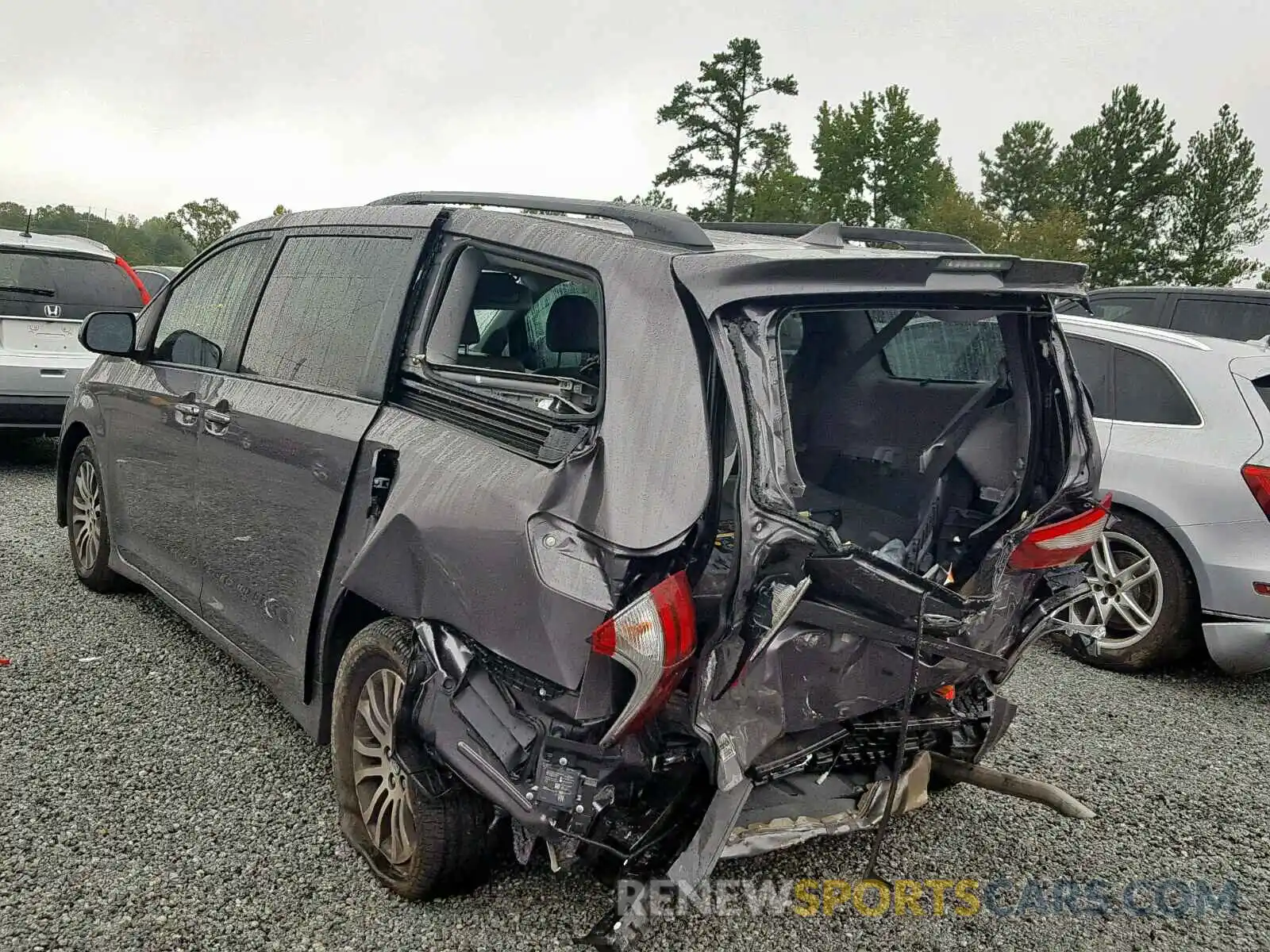 3 Photograph of a damaged car 5TDYZ3DC8KS999773 TOYOTA SIENNA 2019