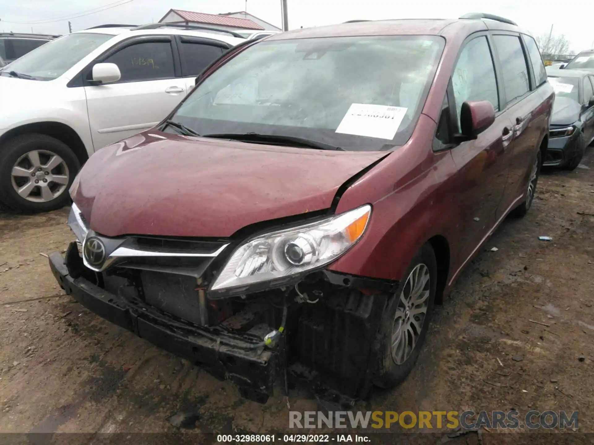 2 Photograph of a damaged car 5TDYZ3DC9KS001291 TOYOTA SIENNA 2019