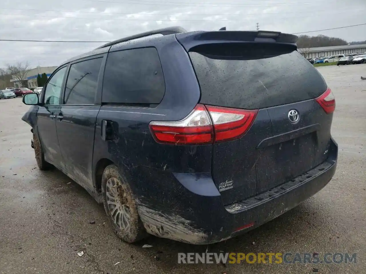 3 Photograph of a damaged car 5TDYZ3DC9KS002831 TOYOTA SIENNA 2019