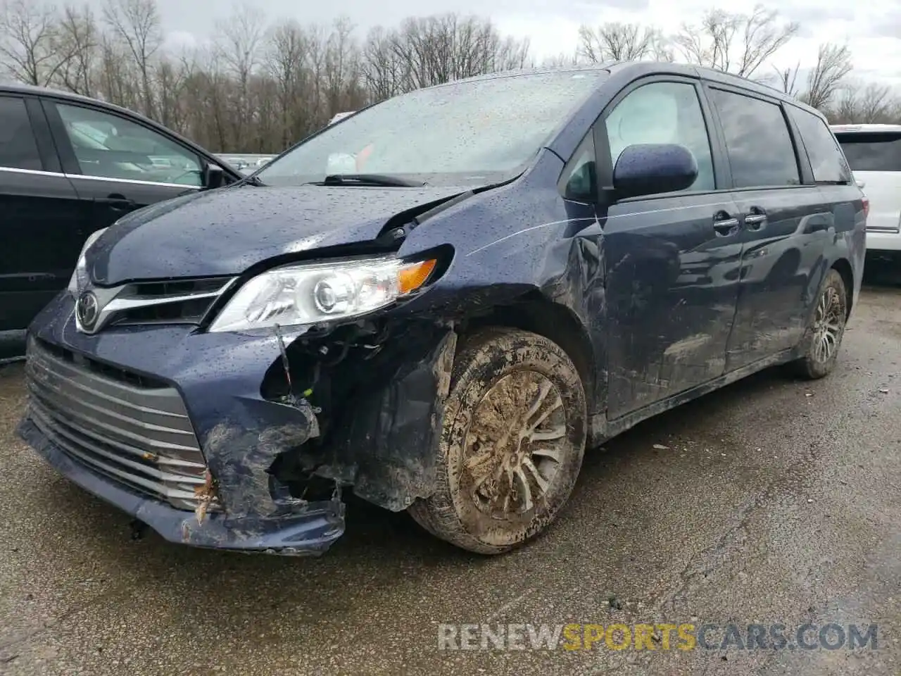 9 Photograph of a damaged car 5TDYZ3DC9KS002831 TOYOTA SIENNA 2019