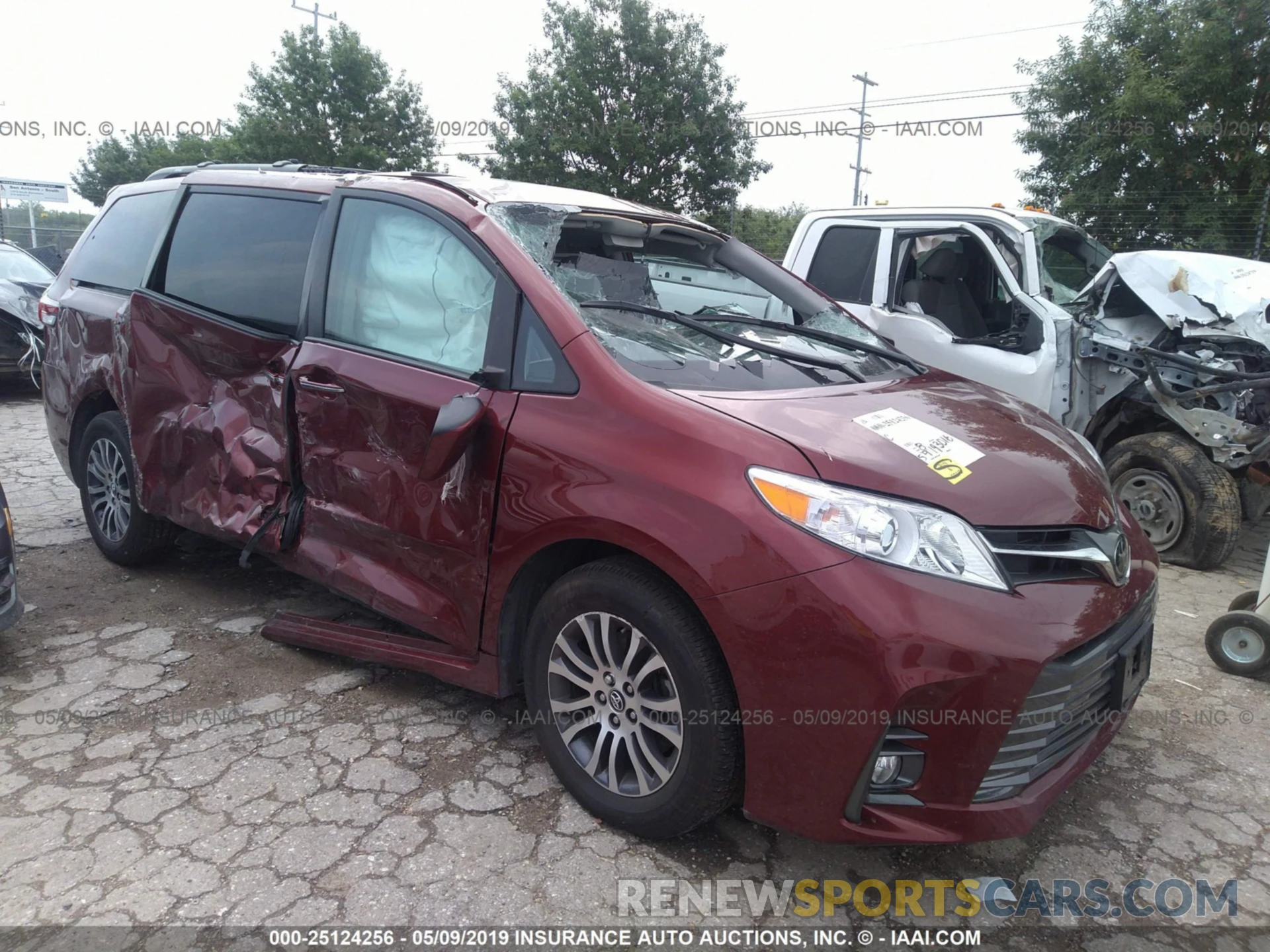 1 Фотография поврежденного автомобиля 5TDYZ3DC9KS004076 TOYOTA SIENNA 2019