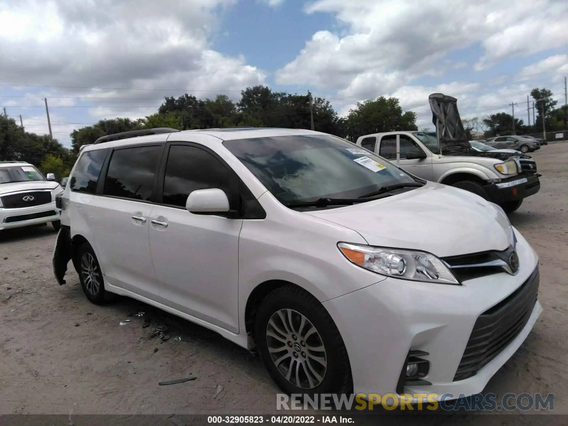 1 Фотография поврежденного автомобиля 5TDYZ3DC9KS005504 TOYOTA SIENNA 2019