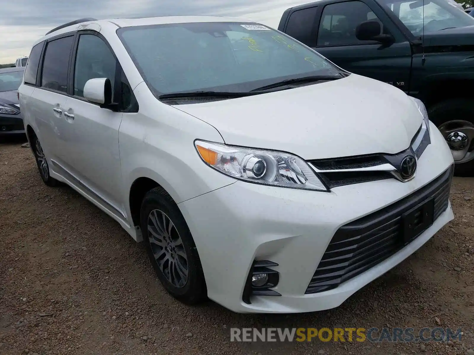 1 Photograph of a damaged car 5TDYZ3DC9KS007172 TOYOTA SIENNA 2019