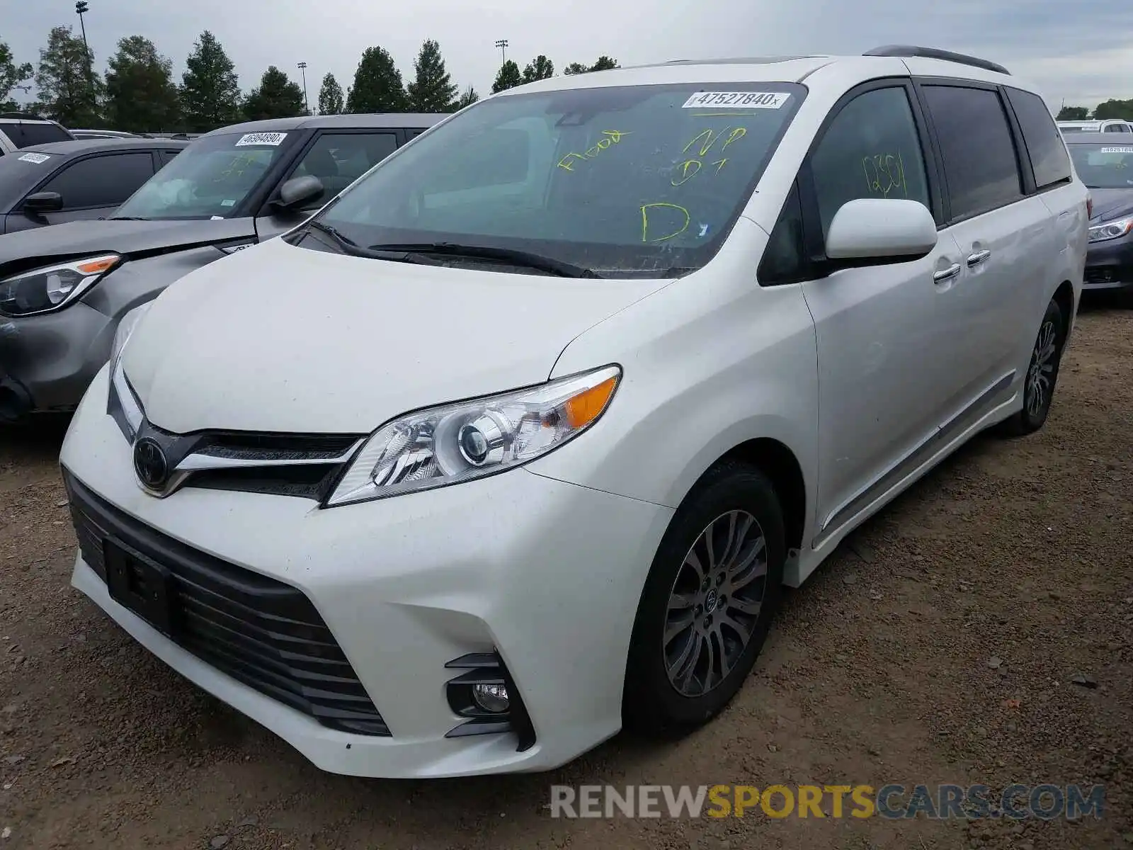 2 Фотография поврежденного автомобиля 5TDYZ3DC9KS007172 TOYOTA SIENNA 2019