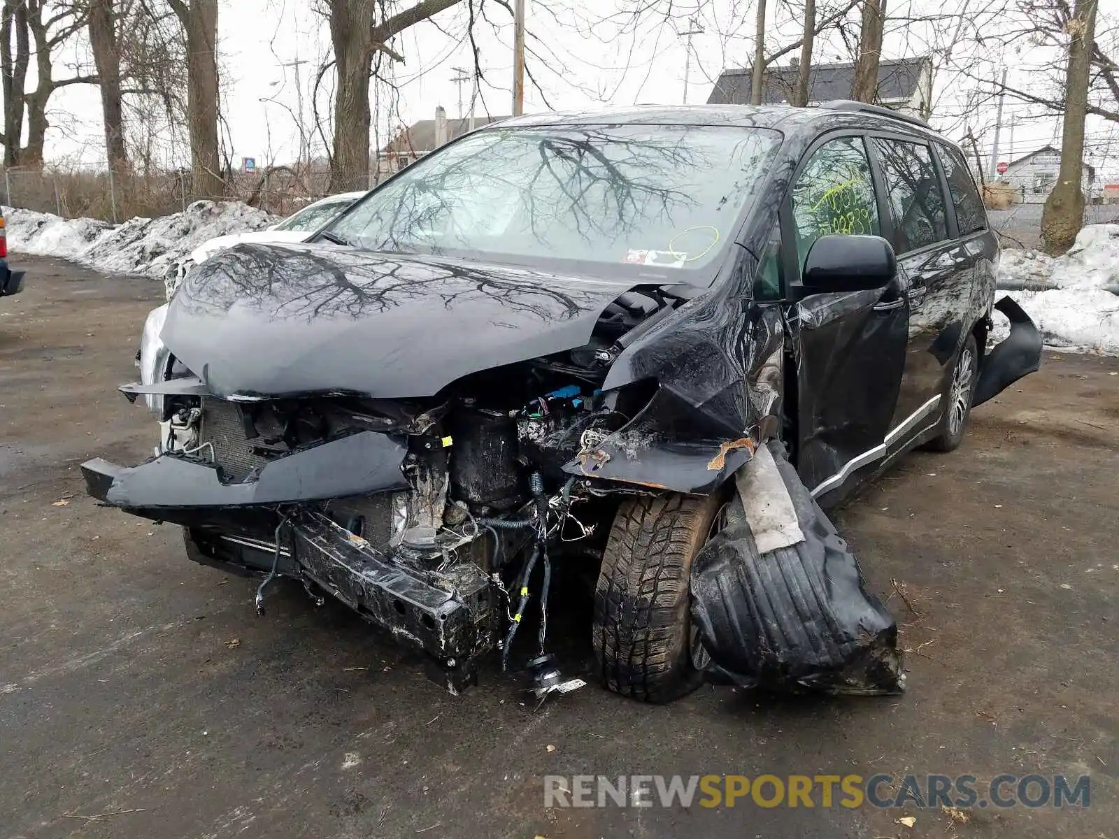 2 Photograph of a damaged car 5TDYZ3DC9KS007849 TOYOTA SIENNA 2019