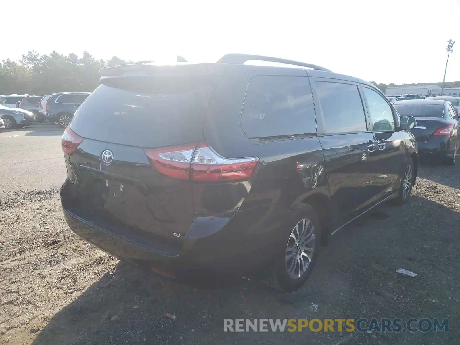 4 Фотография поврежденного автомобиля 5TDYZ3DC9KS011397 TOYOTA SIENNA 2019