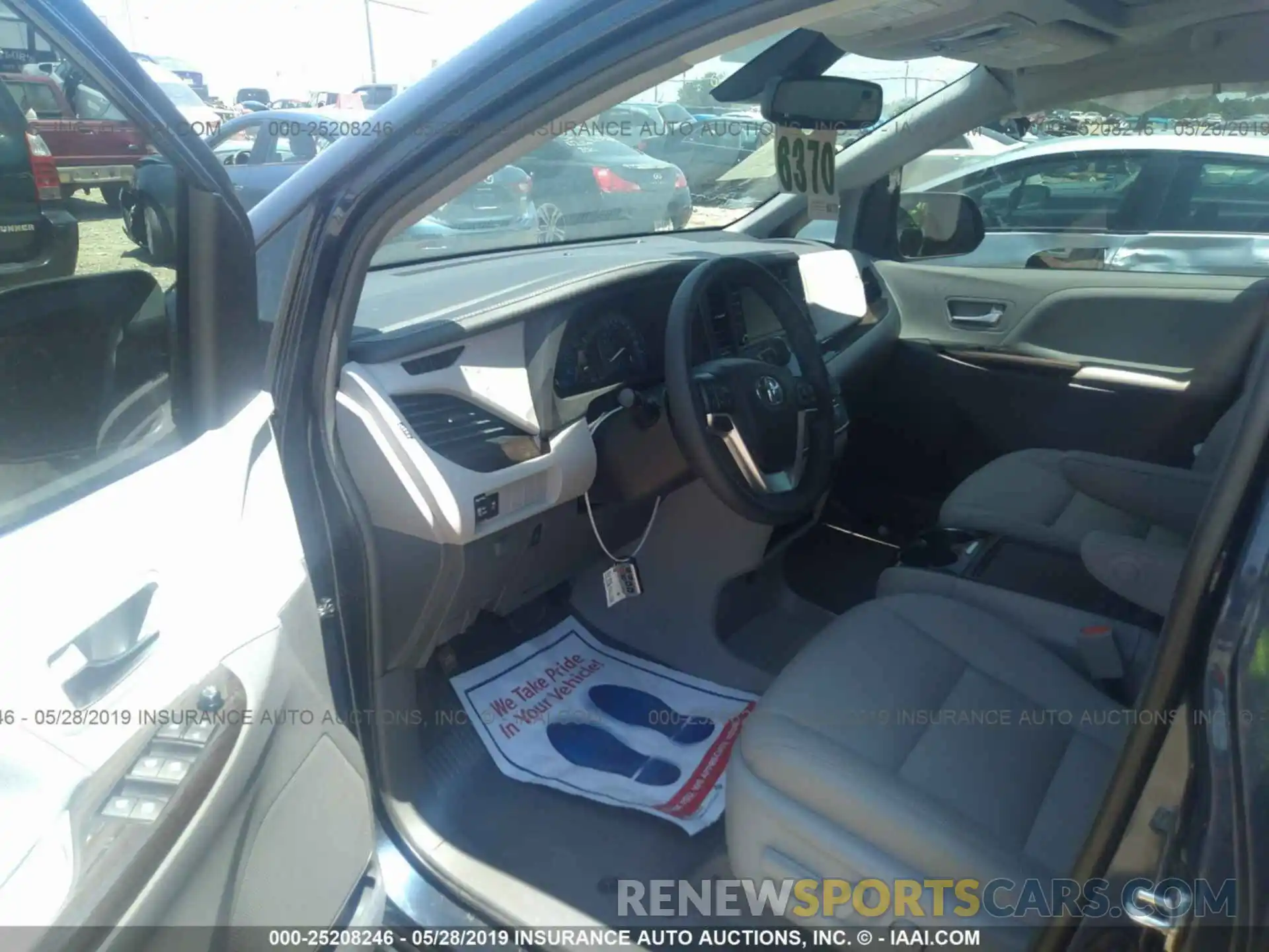 5 Photograph of a damaged car 5TDYZ3DC9KS014039 TOYOTA SIENNA 2019