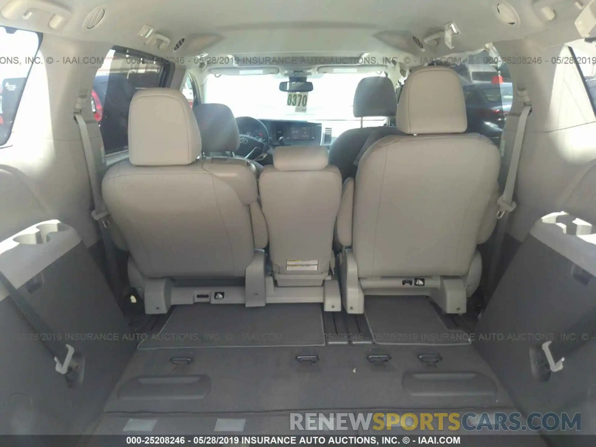 6 Photograph of a damaged car 5TDYZ3DC9KS014039 TOYOTA SIENNA 2019