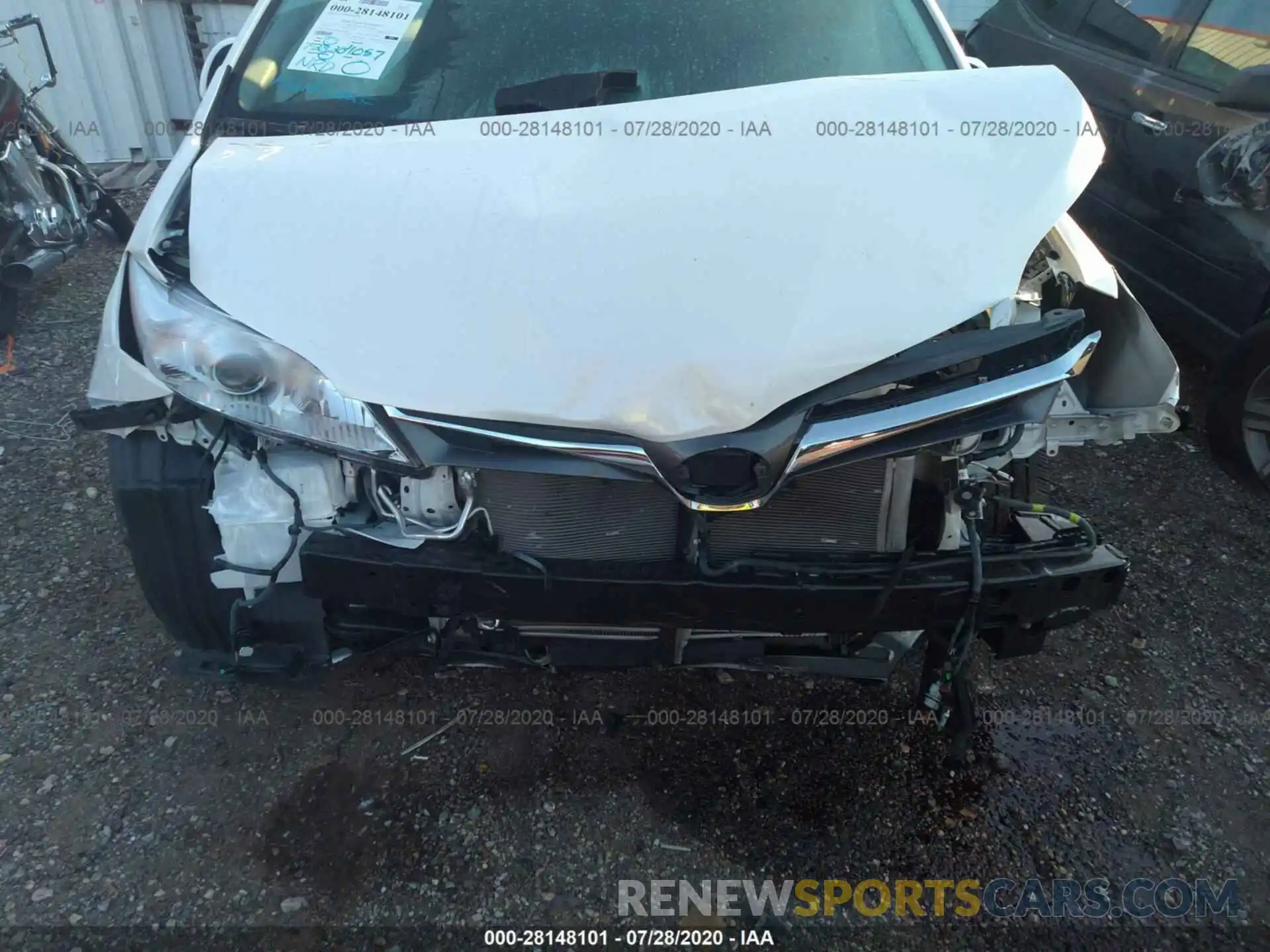 10 Photograph of a damaged car 5TDYZ3DC9KS016647 TOYOTA SIENNA 2019