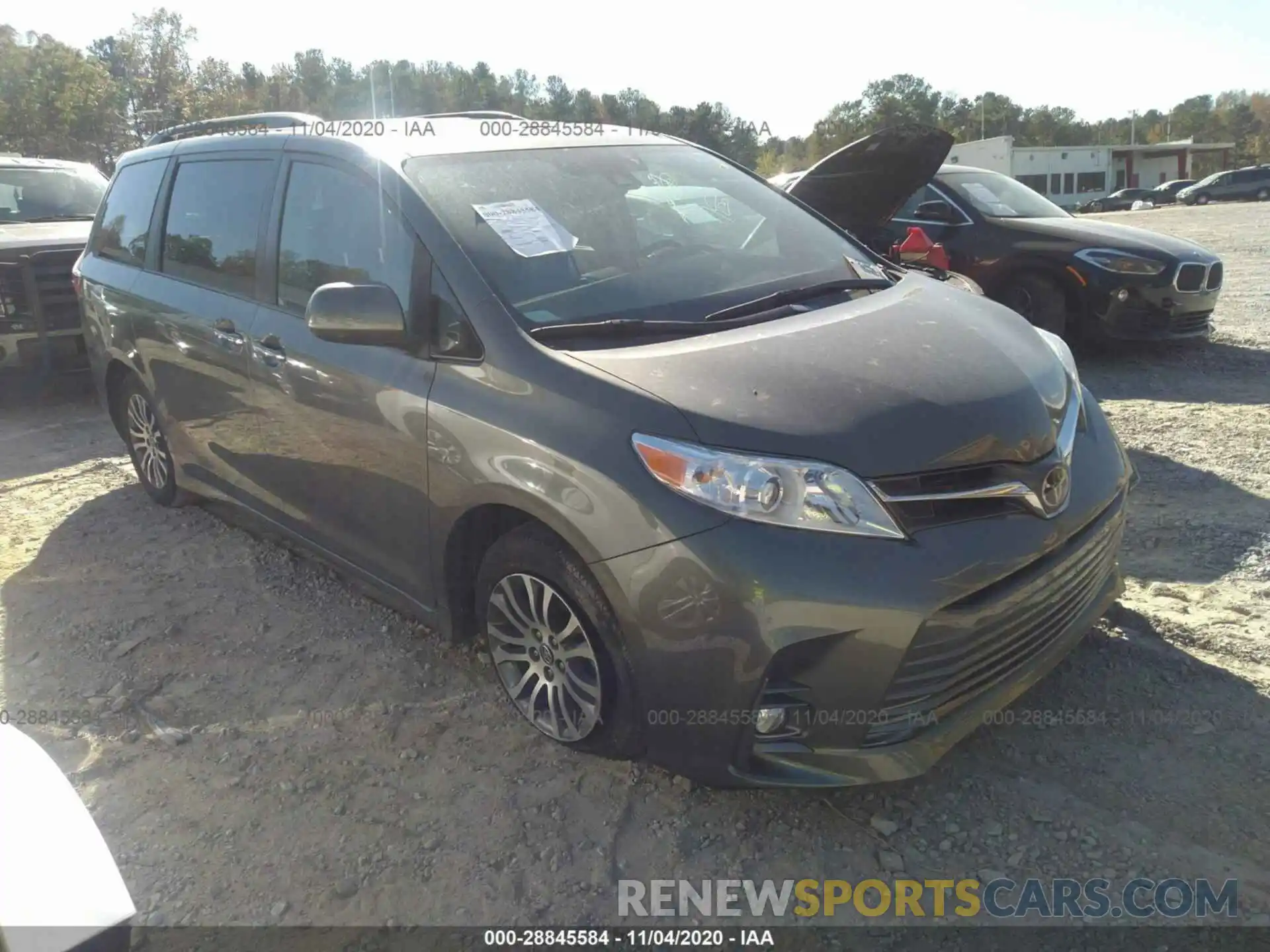 1 Photograph of a damaged car 5TDYZ3DC9KS017359 TOYOTA SIENNA 2019