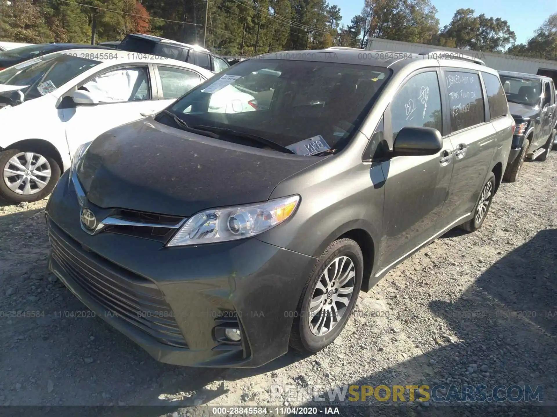 2 Фотография поврежденного автомобиля 5TDYZ3DC9KS017359 TOYOTA SIENNA 2019