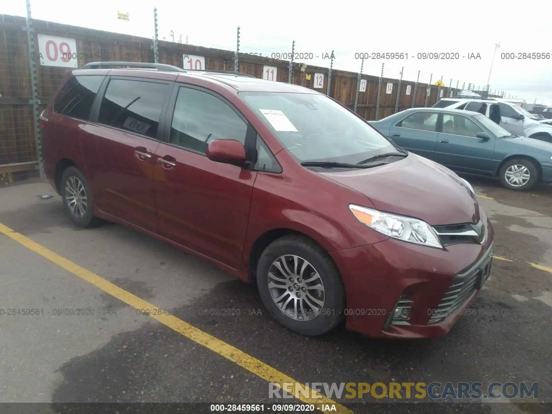 1 Photograph of a damaged car 5TDYZ3DC9KS017376 TOYOTA SIENNA 2019