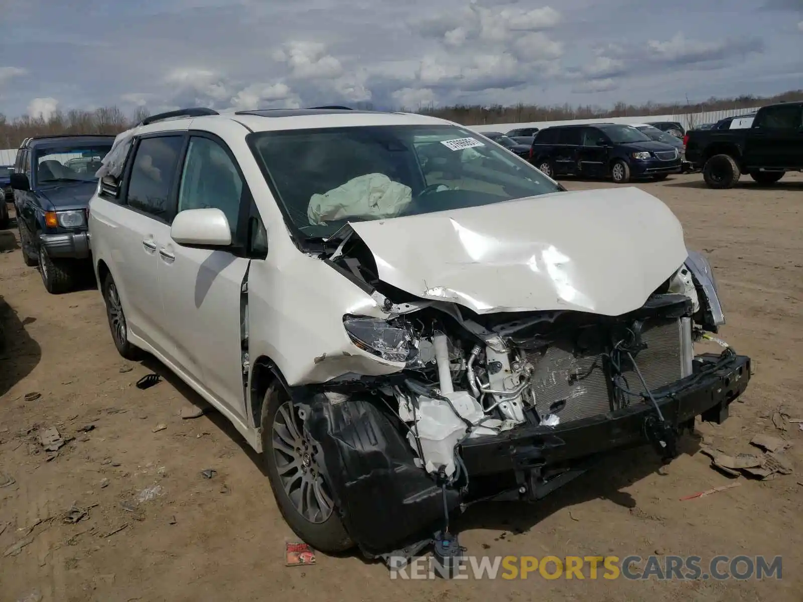 1 Photograph of a damaged car 5TDYZ3DC9KS017961 TOYOTA SIENNA 2019