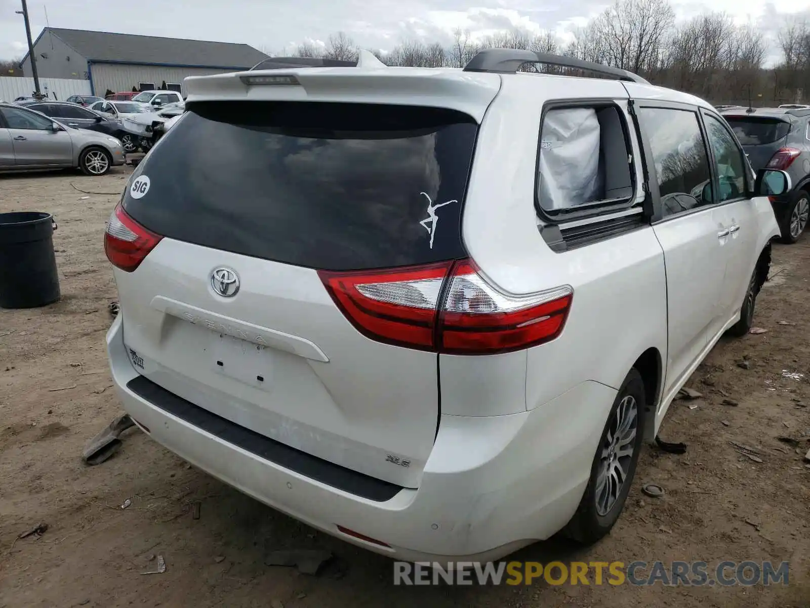 4 Фотография поврежденного автомобиля 5TDYZ3DC9KS017961 TOYOTA SIENNA 2019