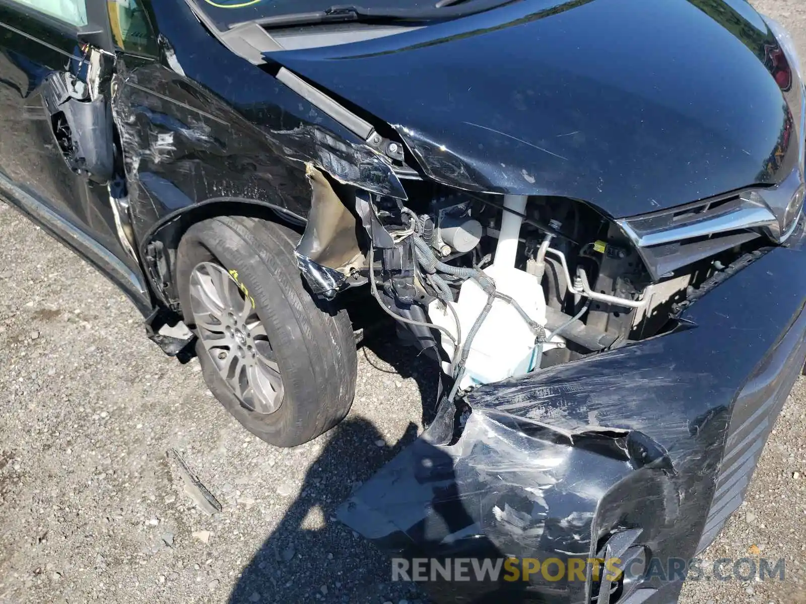 9 Photograph of a damaged car 5TDYZ3DC9KS019984 TOYOTA SIENNA 2019