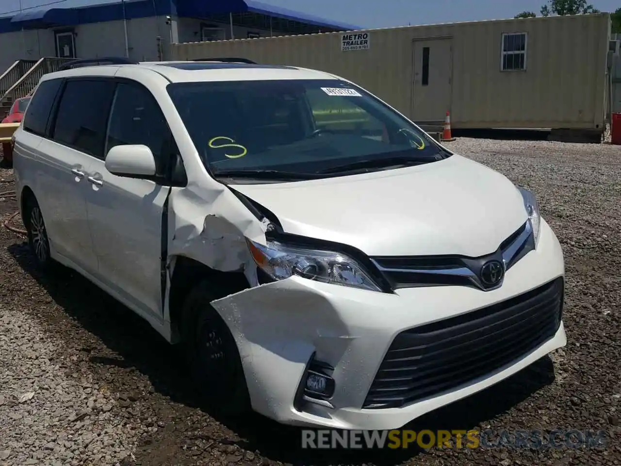 1 Photograph of a damaged car 5TDYZ3DC9KS970010 TOYOTA SIENNA 2019