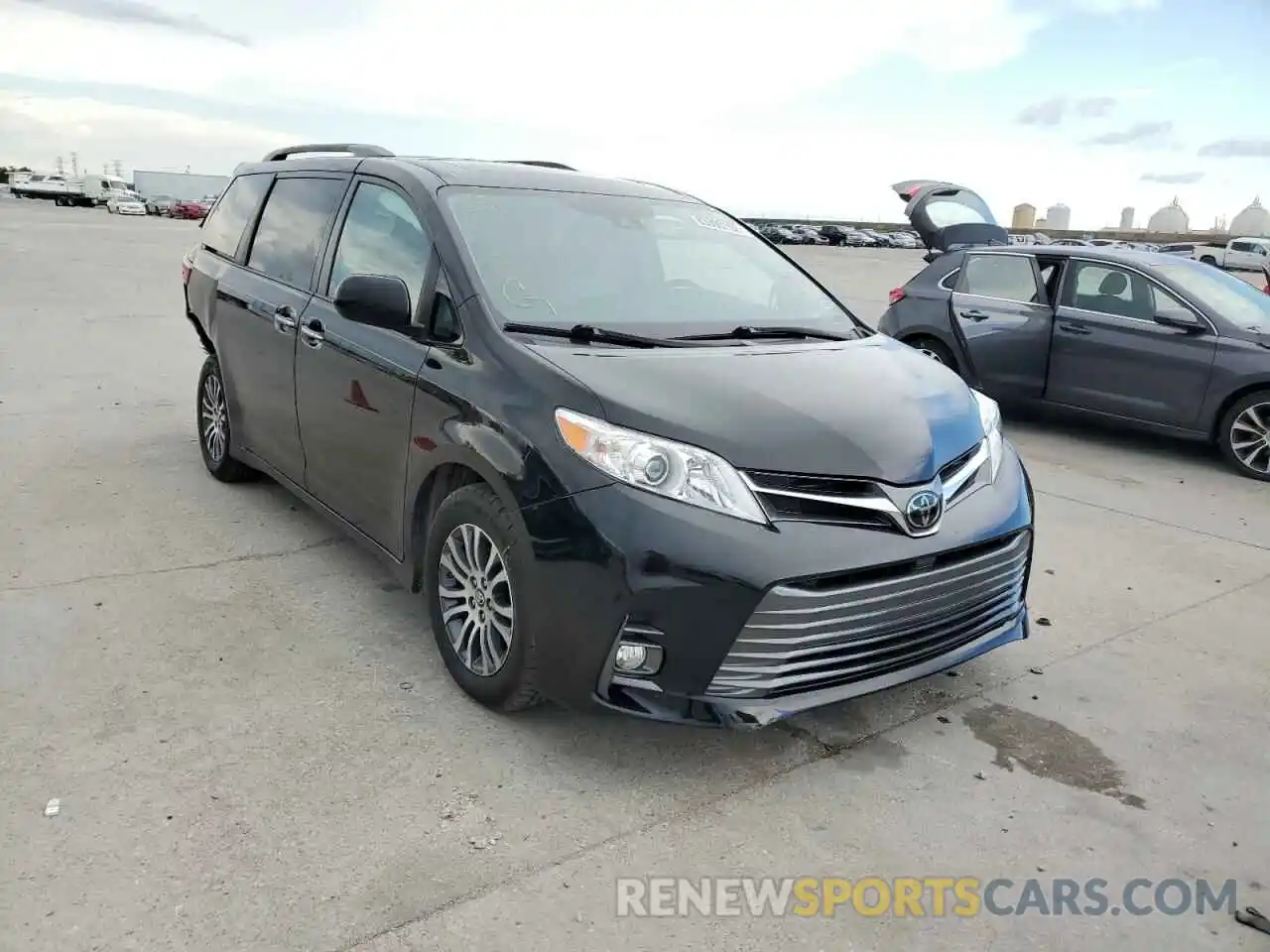 1 Фотография поврежденного автомобиля 5TDYZ3DC9KS971643 TOYOTA SIENNA 2019