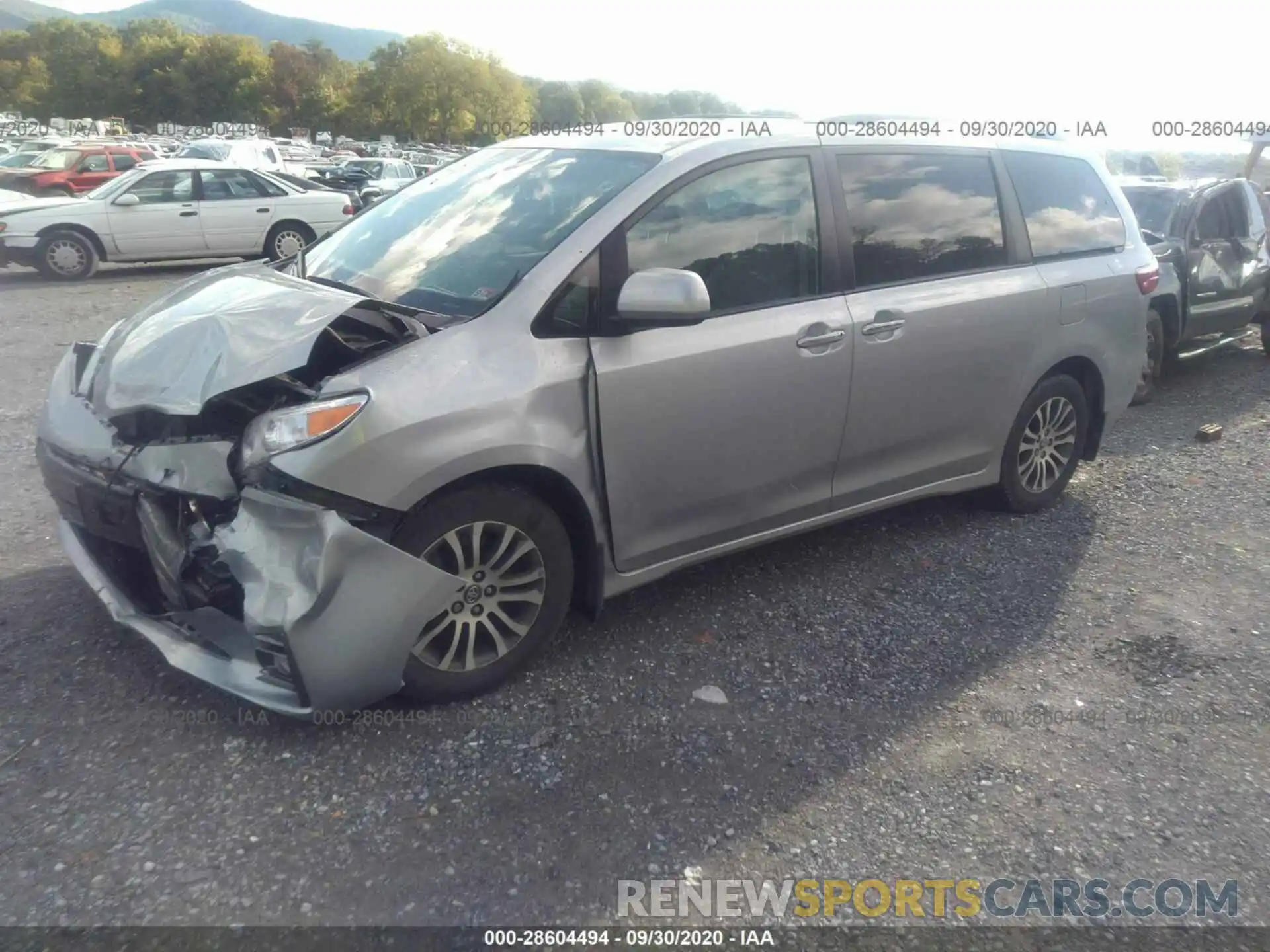 2 Photograph of a damaged car 5TDYZ3DC9KS974302 TOYOTA SIENNA 2019