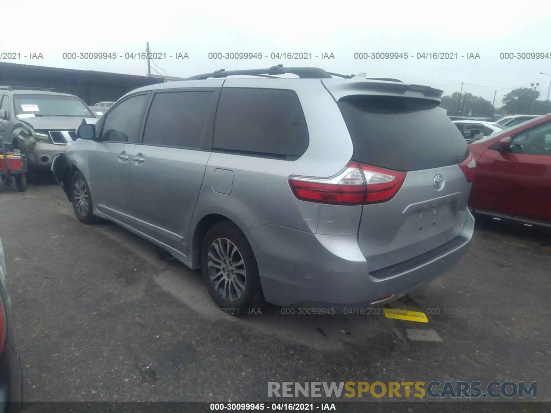 3 Photograph of a damaged car 5TDYZ3DC9KS979273 TOYOTA SIENNA 2019